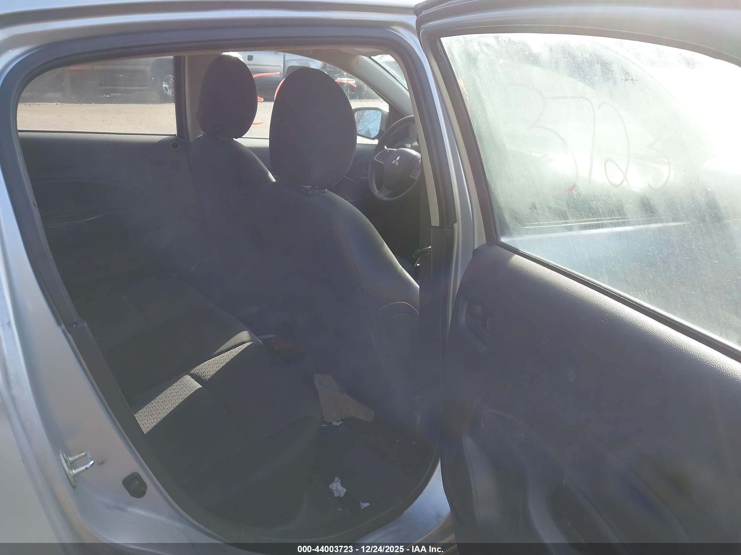 MITSUBISHI MIRAGE image 8