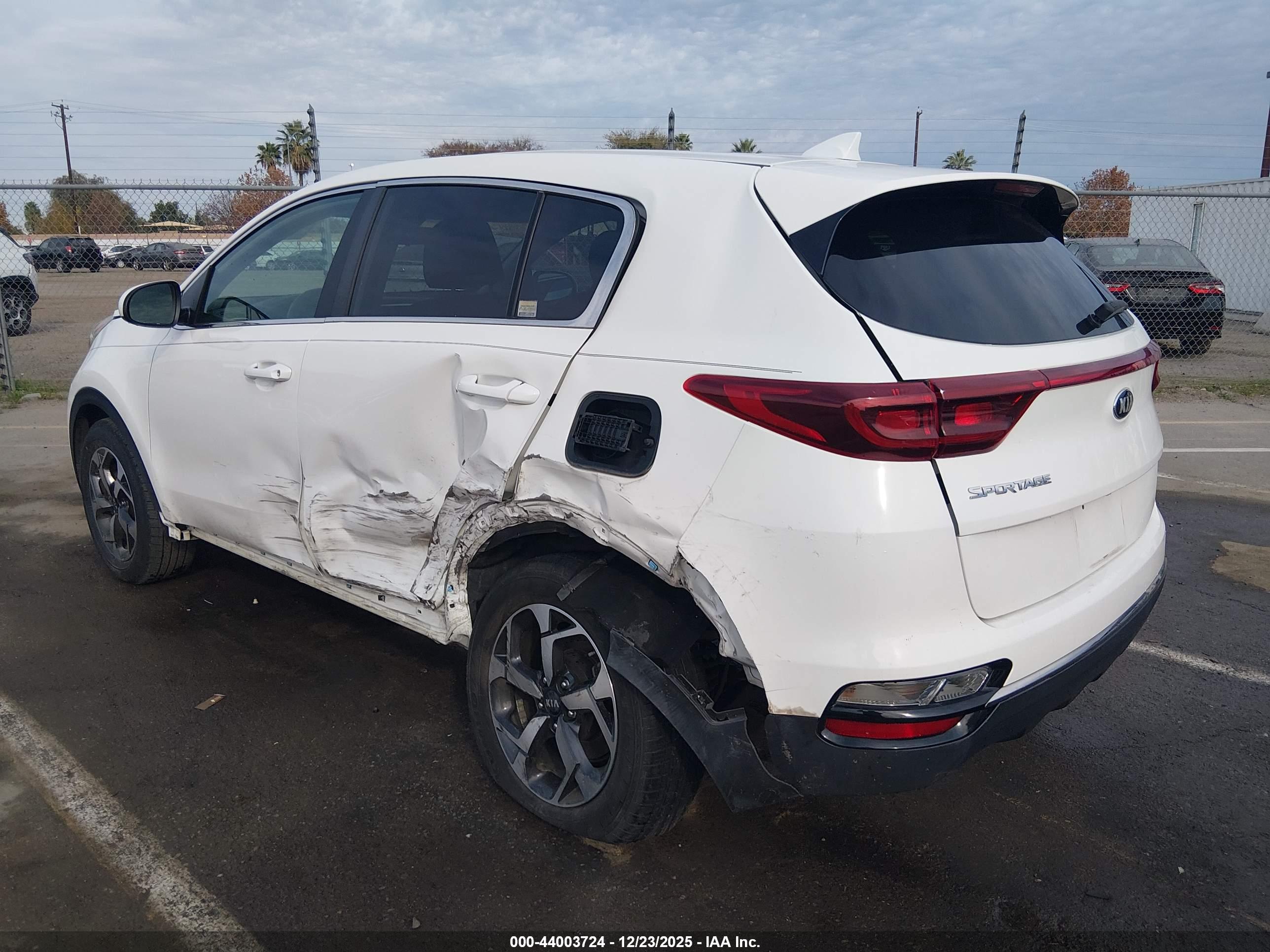 KIA SPORTAGE image 3