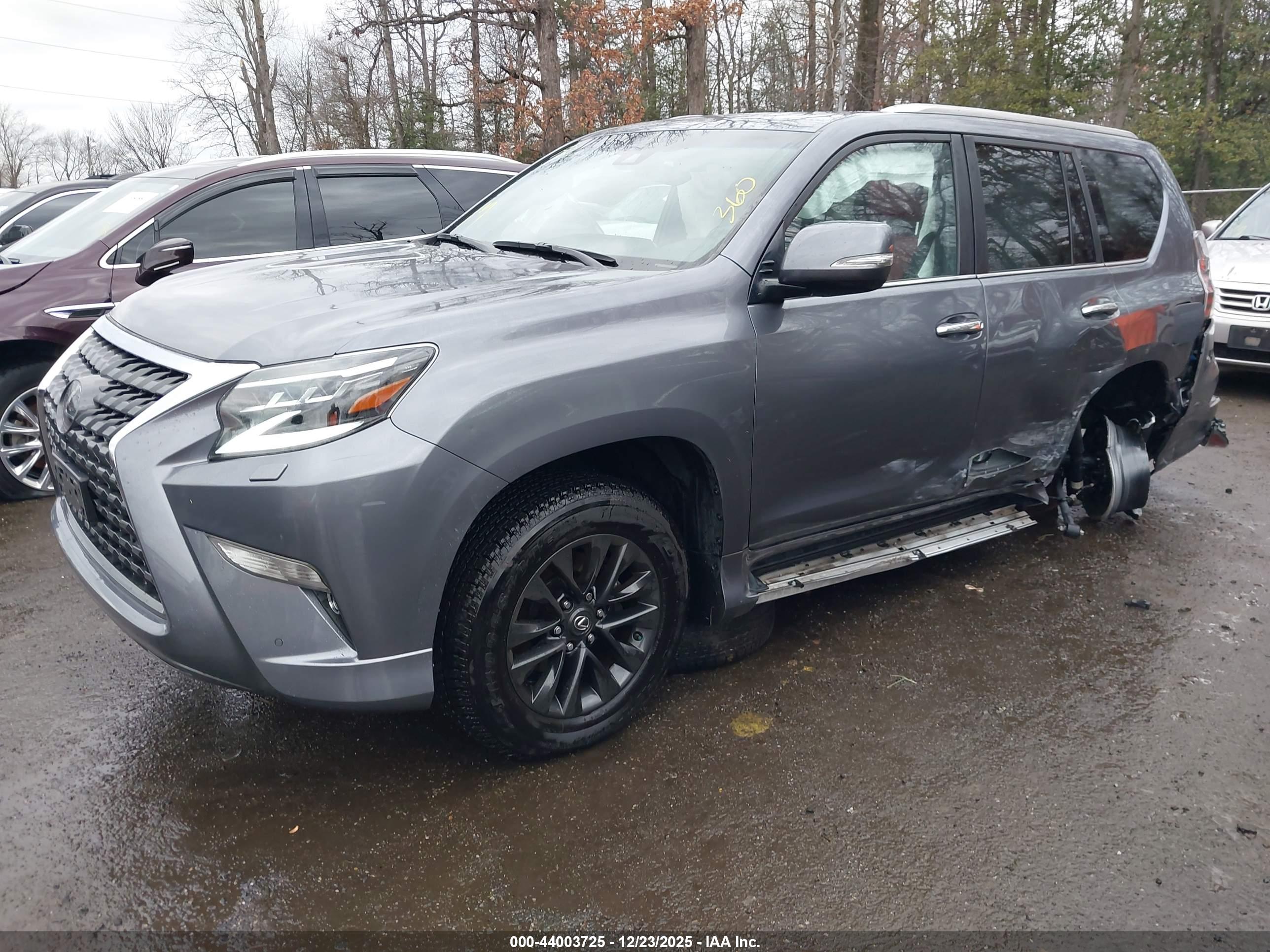 LEXUS GX image 2