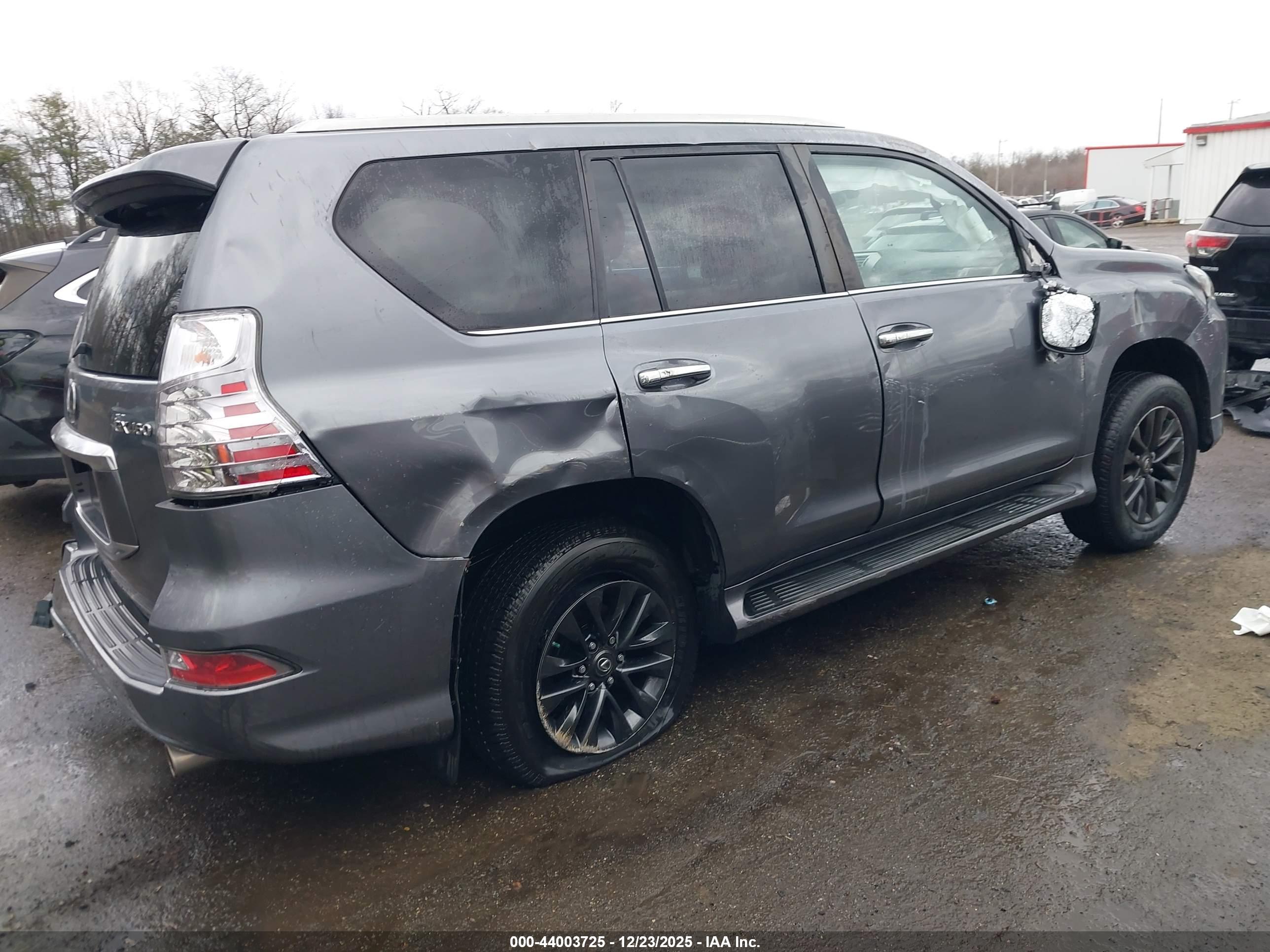 LEXUS GX image 4