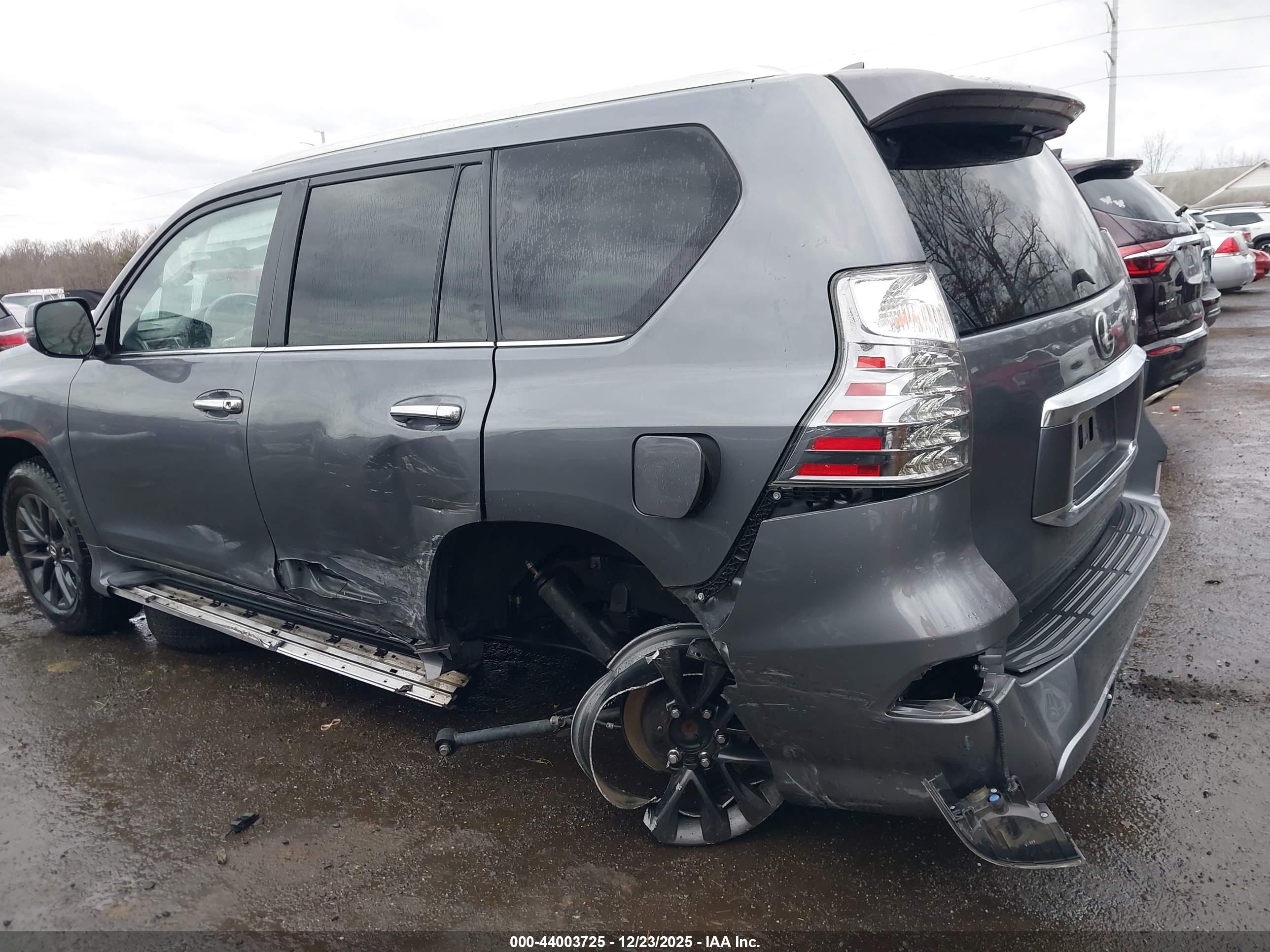 LEXUS GX image 6