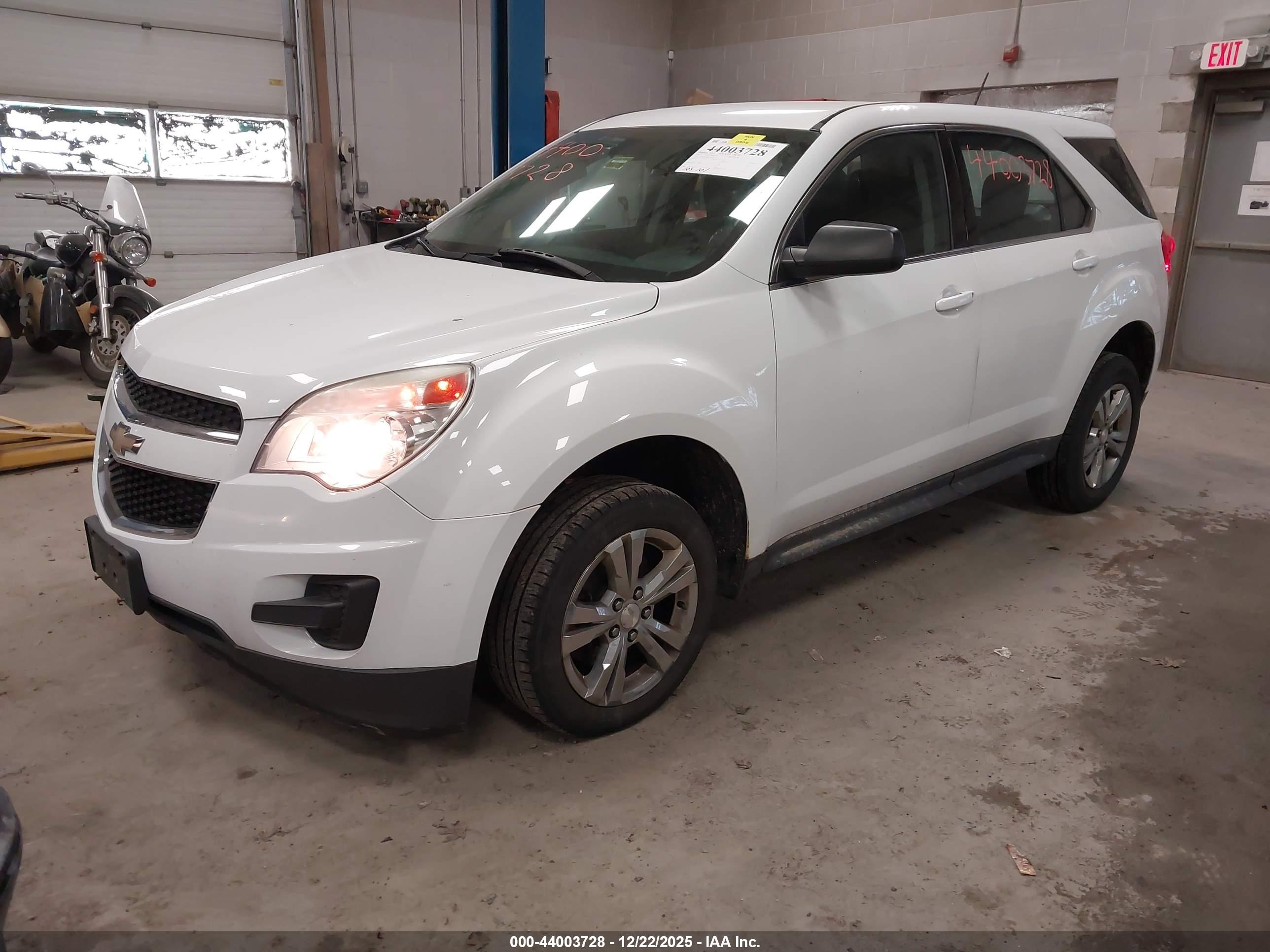 CHEVROLET EQUINOX image 2