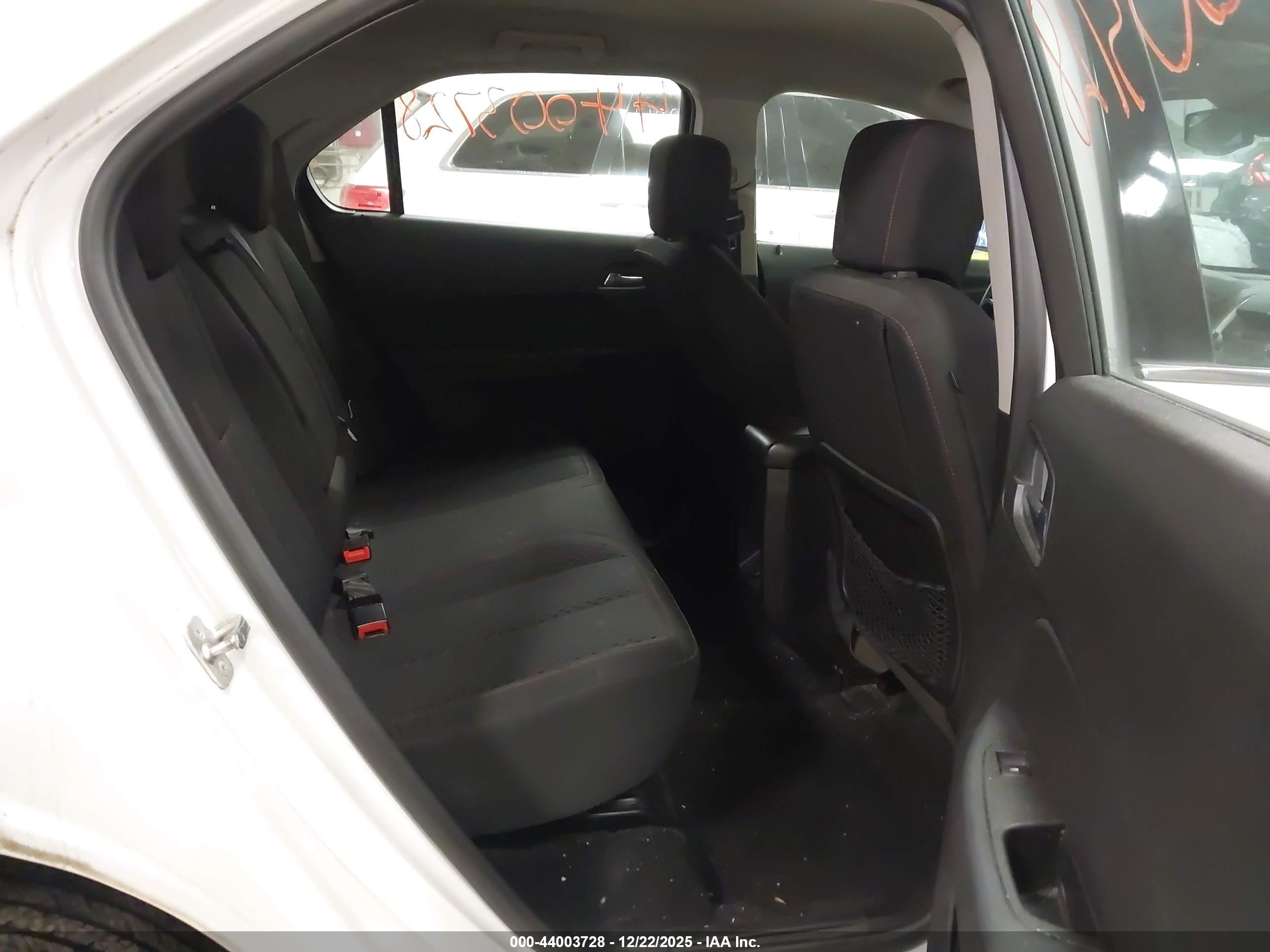 CHEVROLET EQUINOX image 8