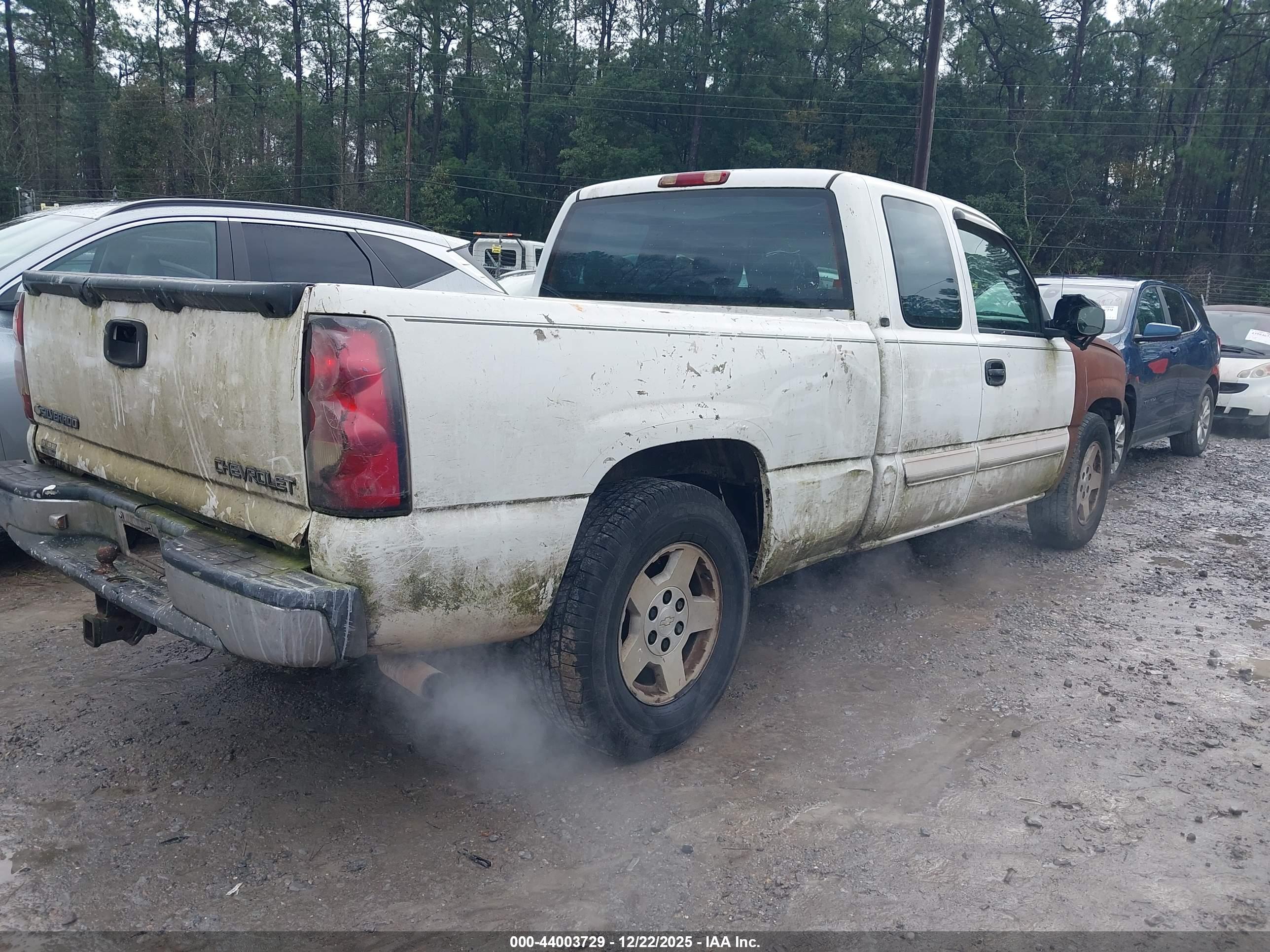 CHEVROLET SILVERADO image 4