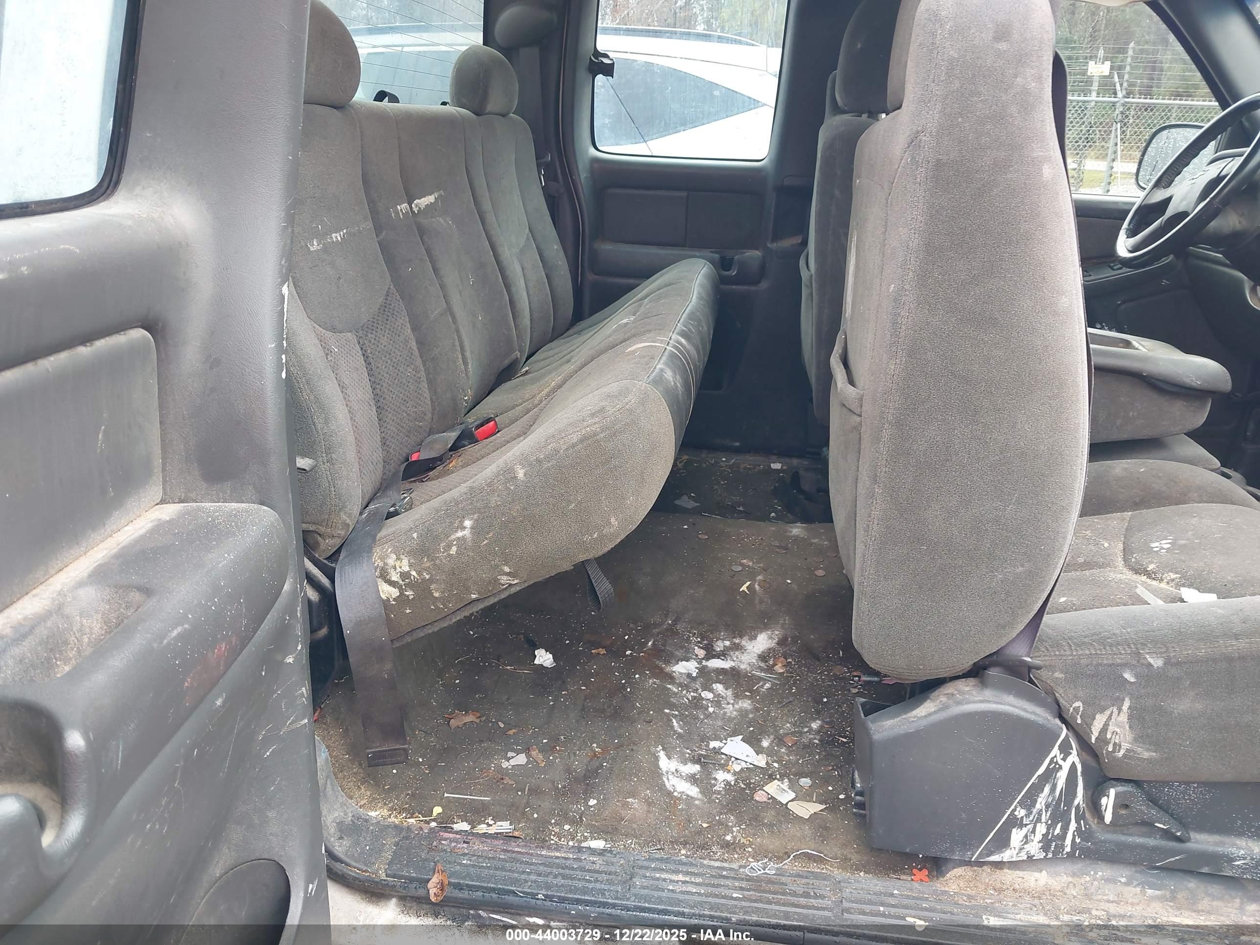 CHEVROLET SILVERADO image 8