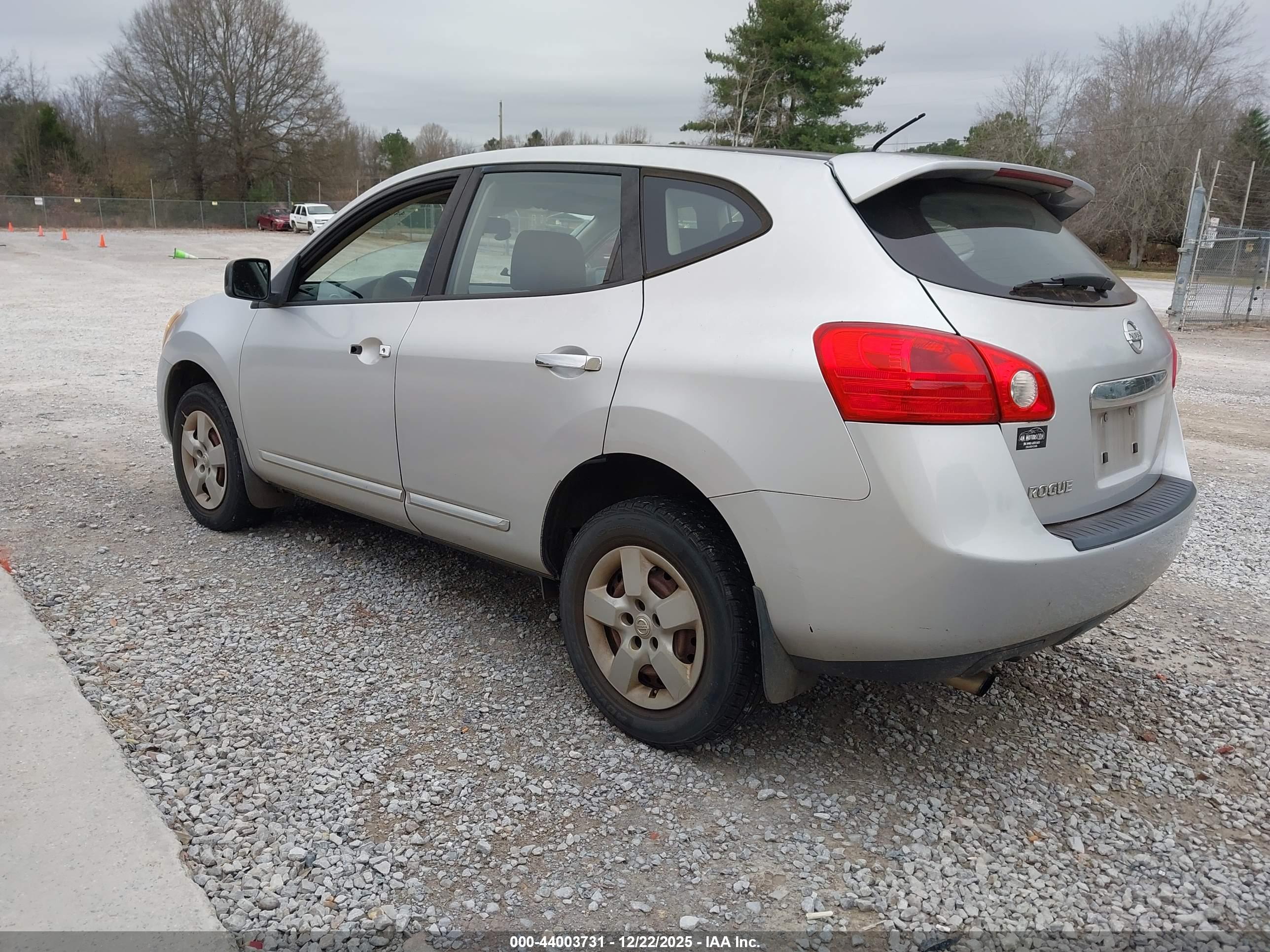 NISSAN ROGUE image 3