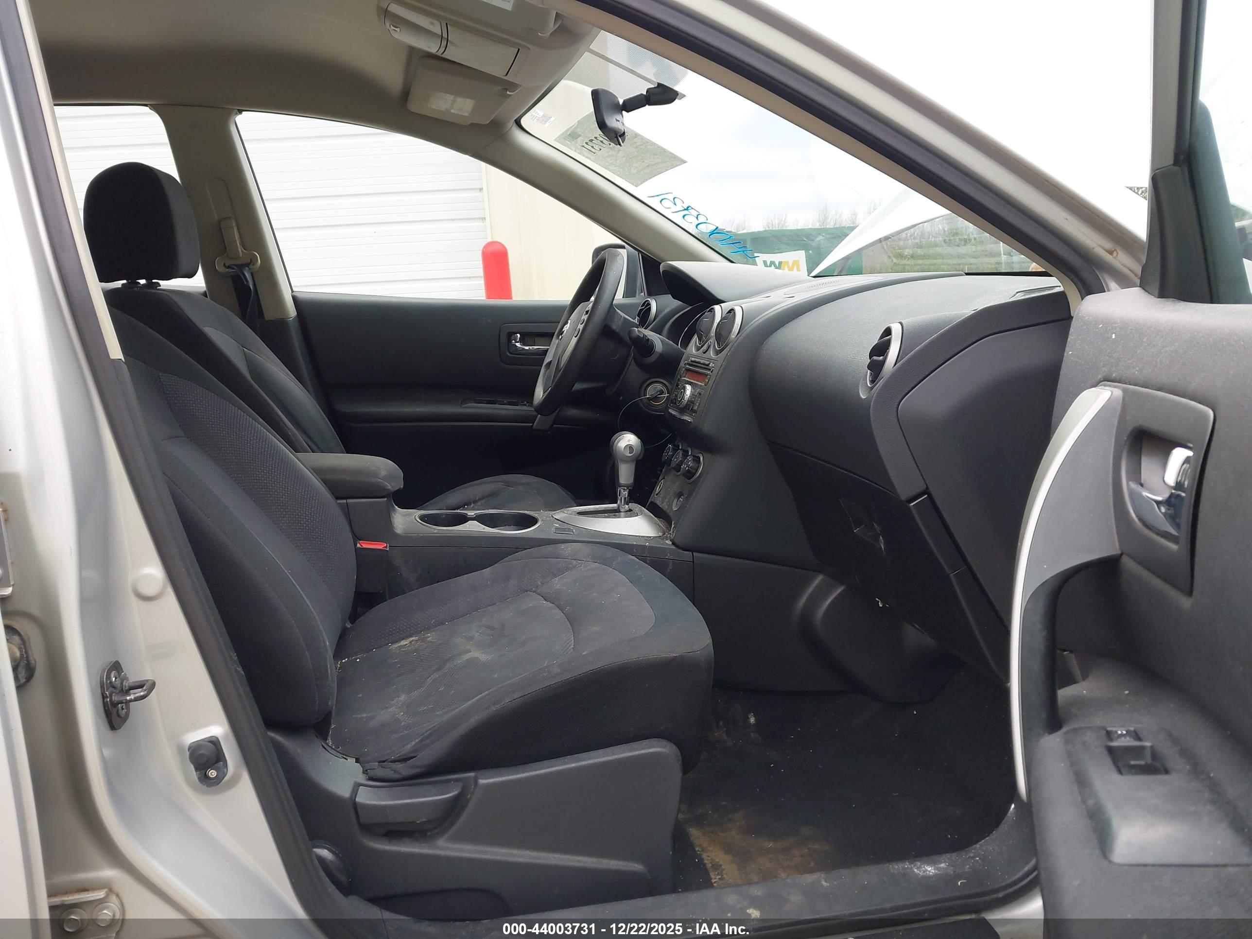 NISSAN ROGUE image 5