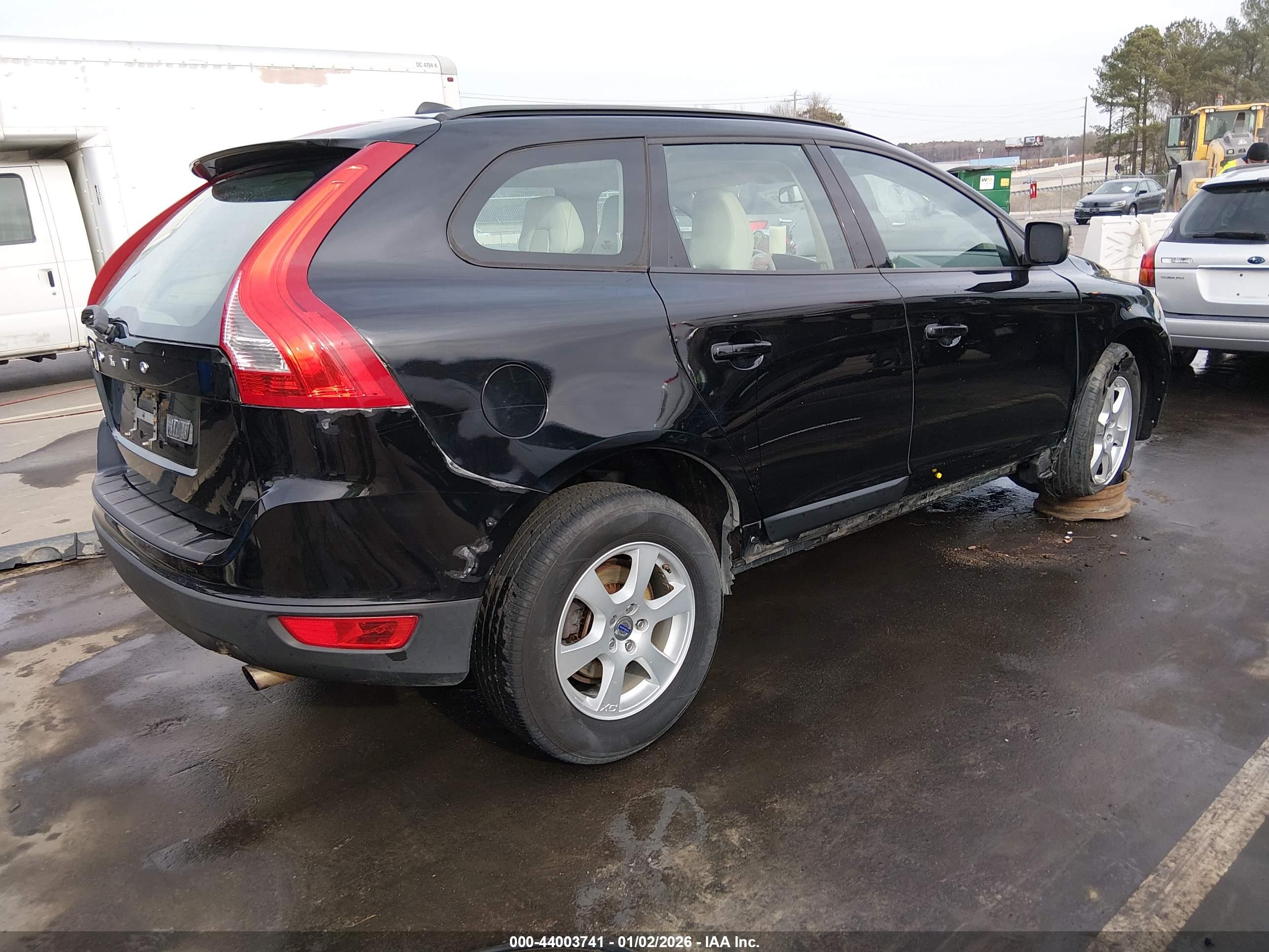 VOLVO XC60 image 4