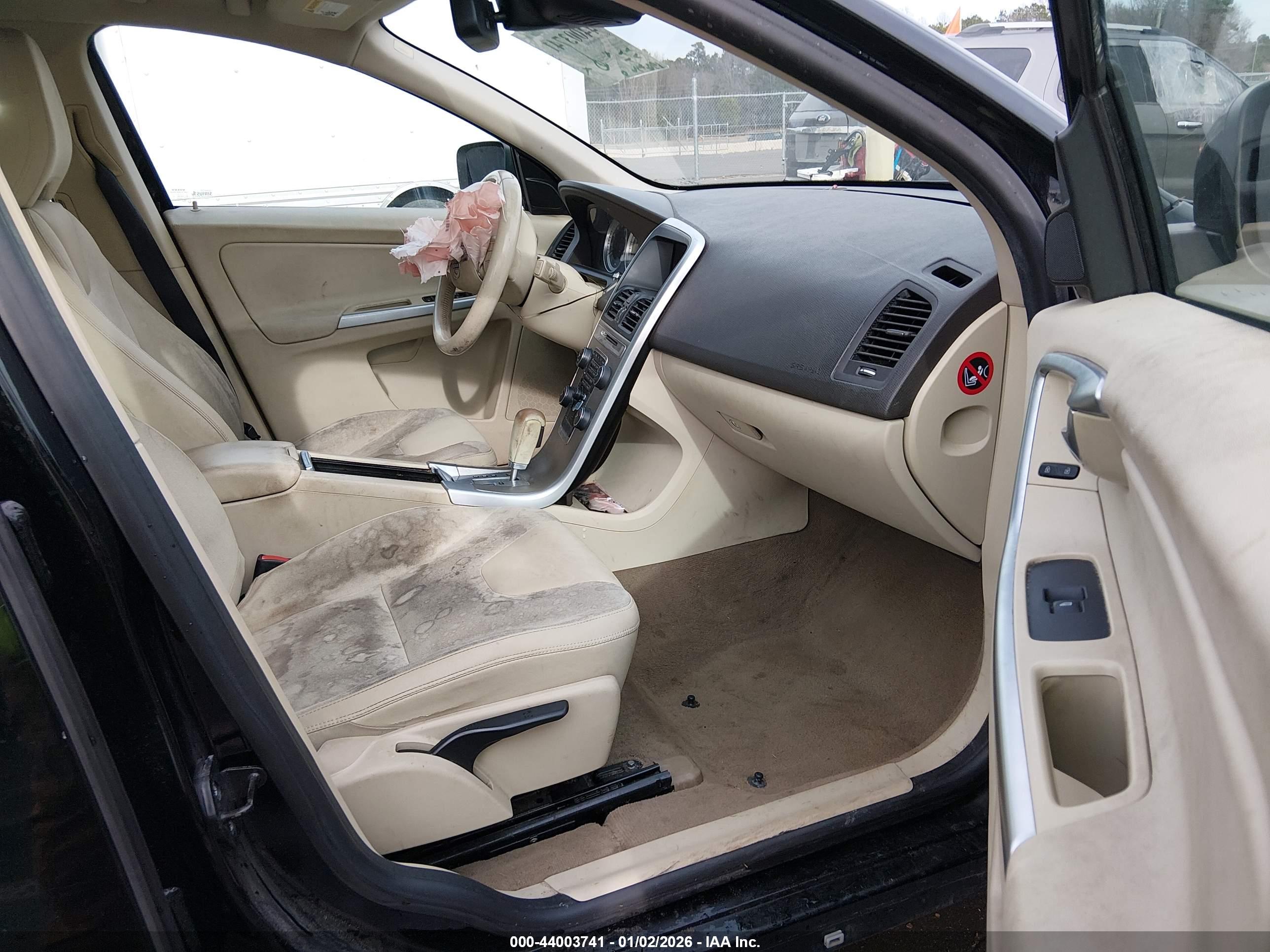 VOLVO XC60 image 5