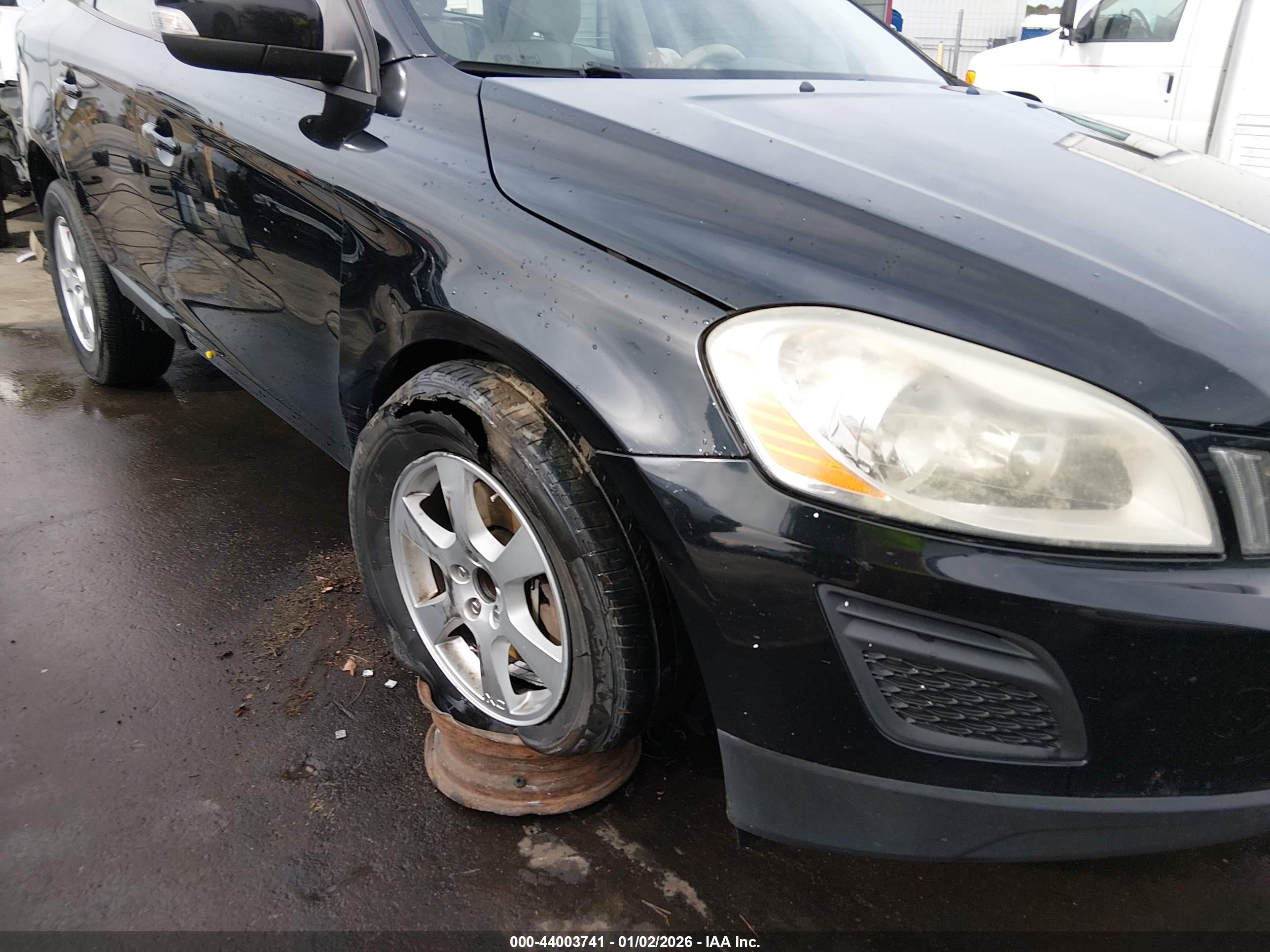 VOLVO XC60 image 6