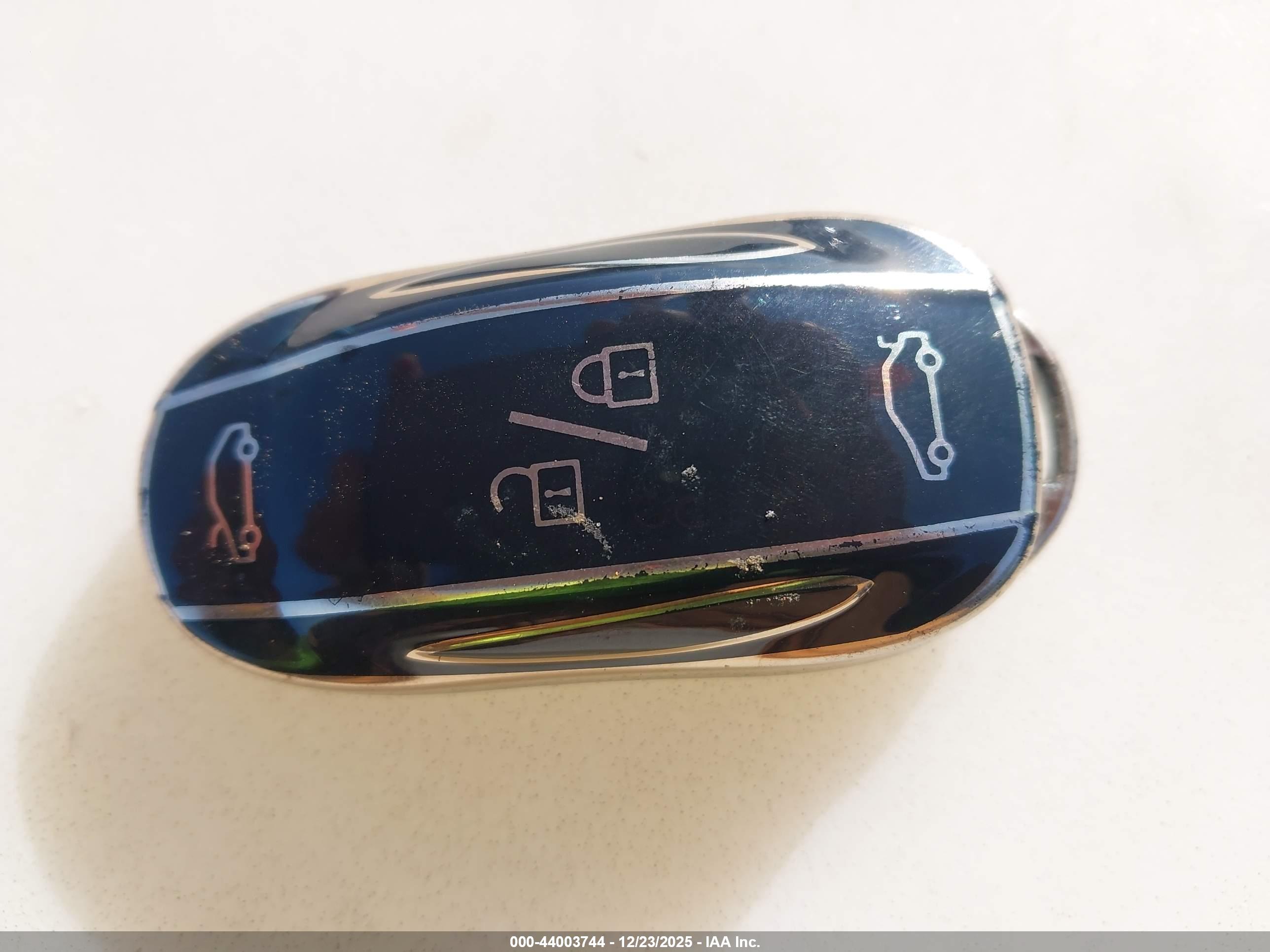 TESLA MODEL image 11