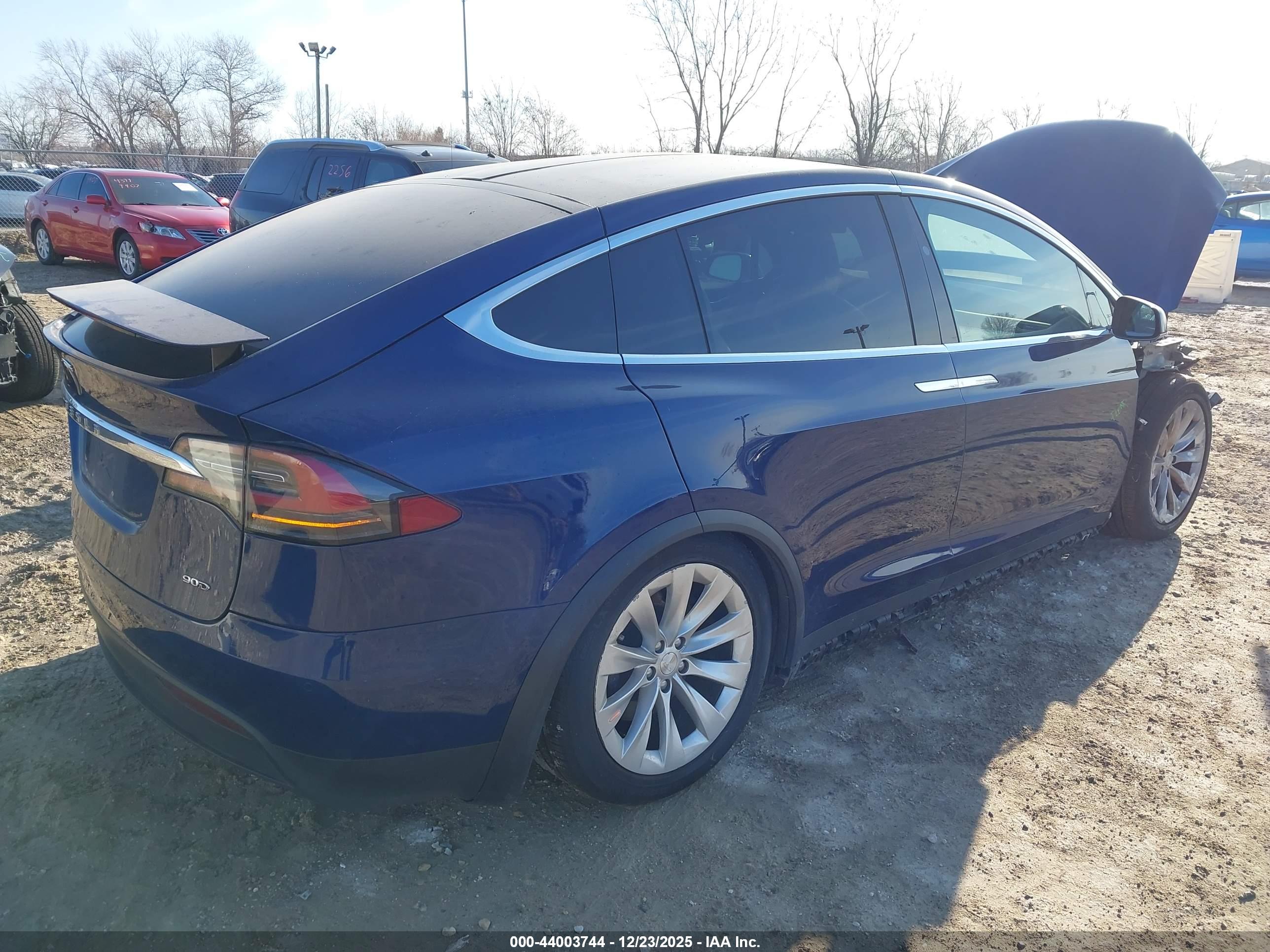 TESLA MODEL image 4
