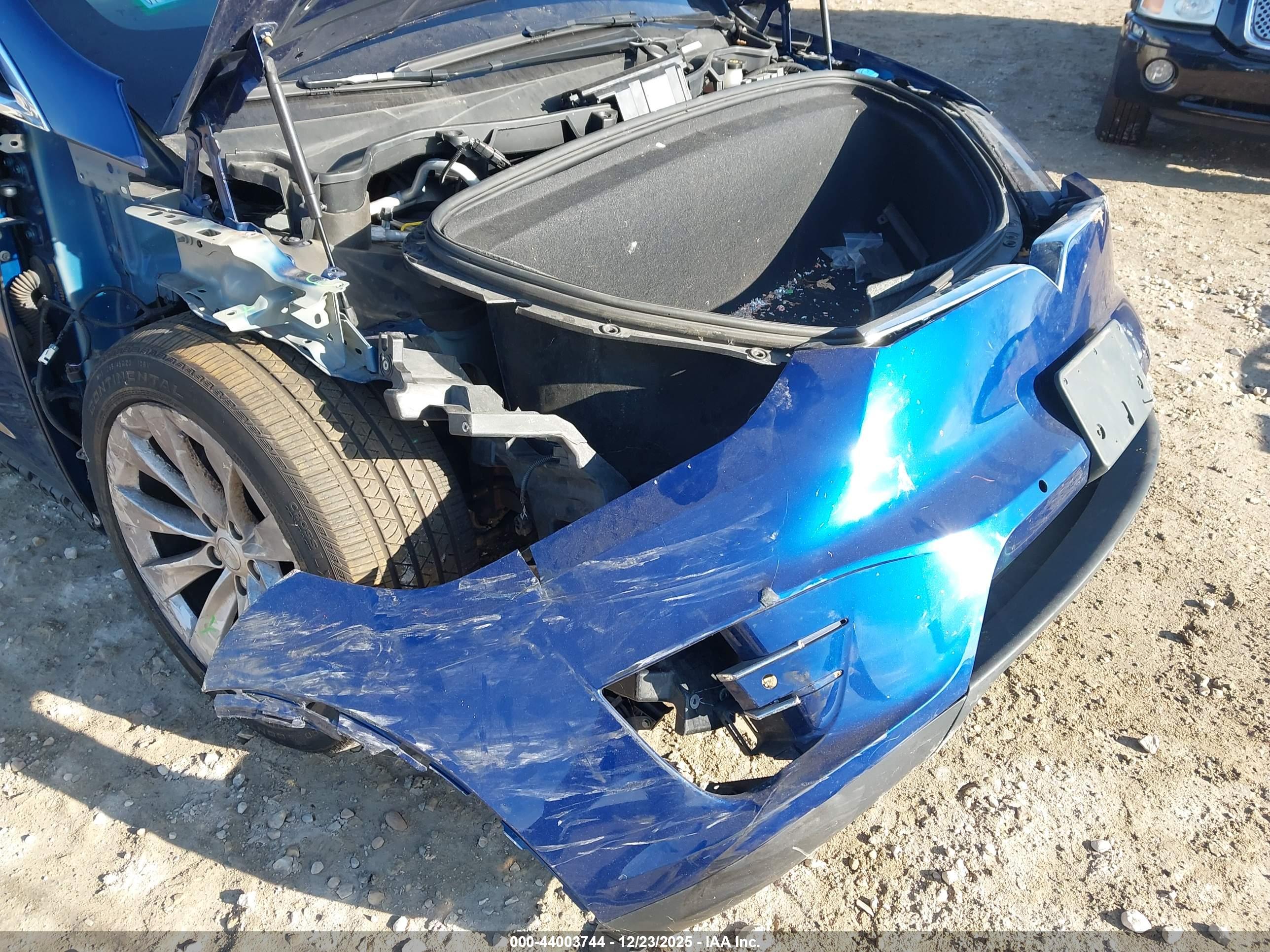 TESLA MODEL image 6
