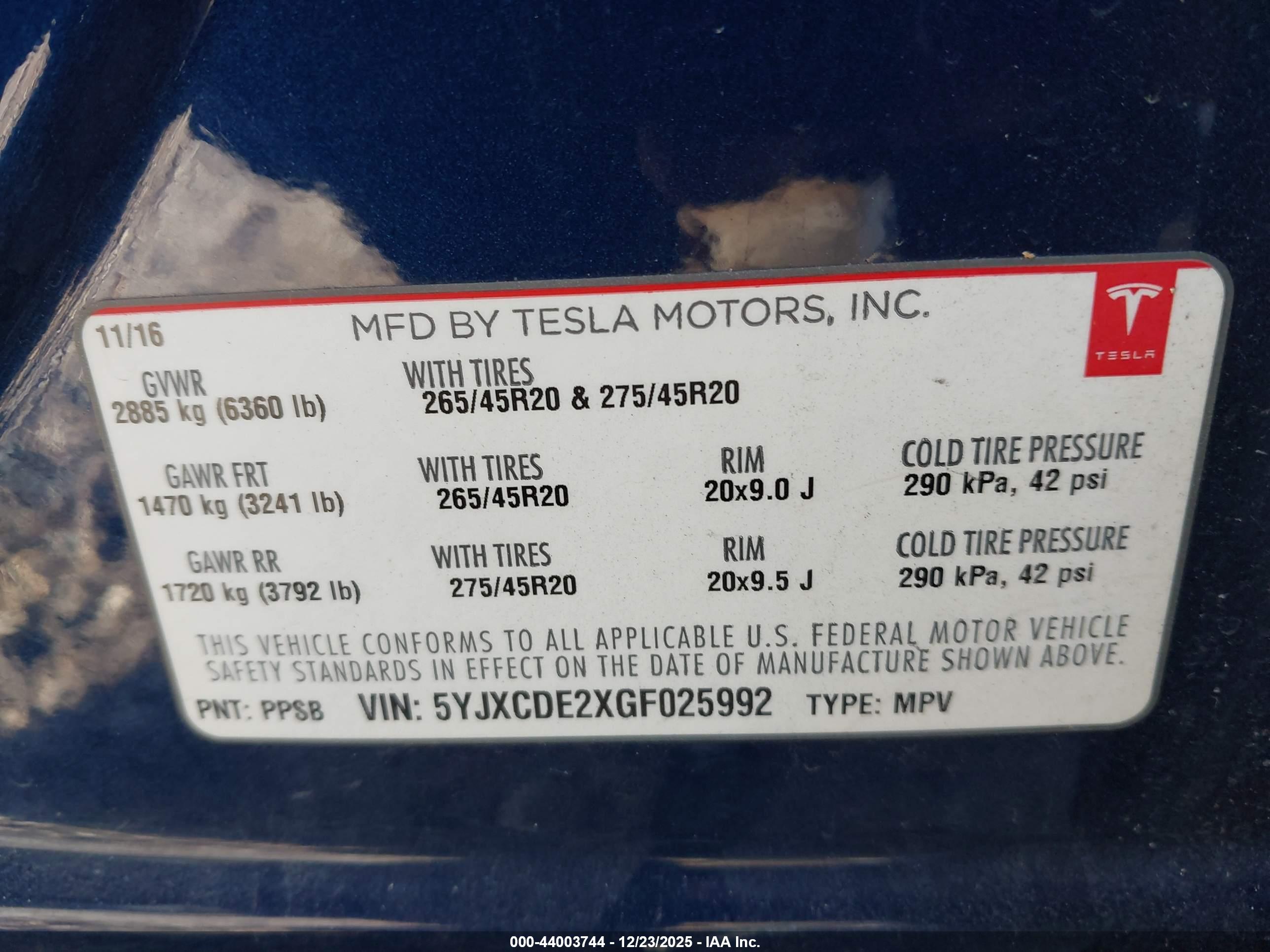 TESLA MODEL image 9