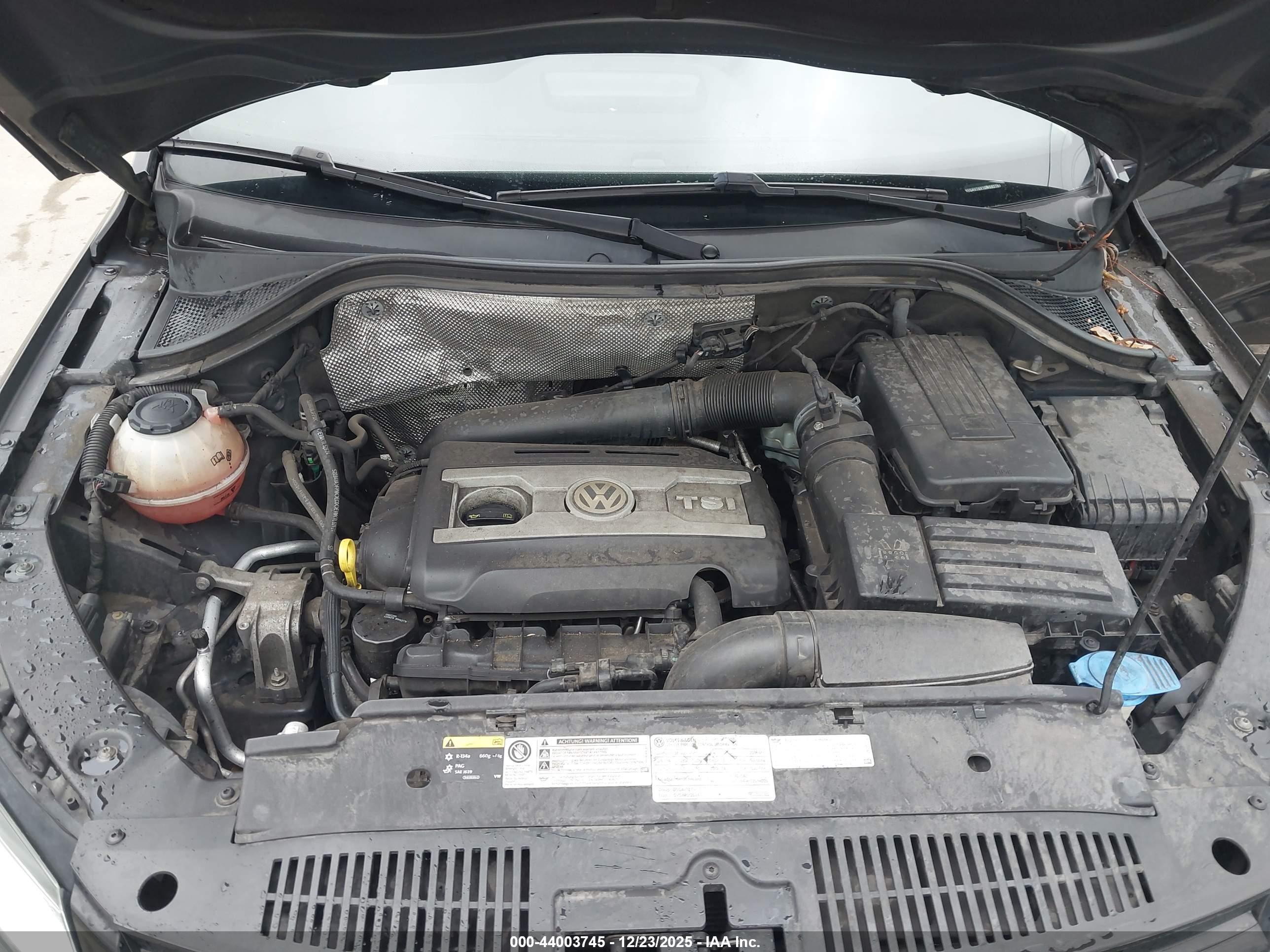 VOLKSWAGEN TIGUAN image 10