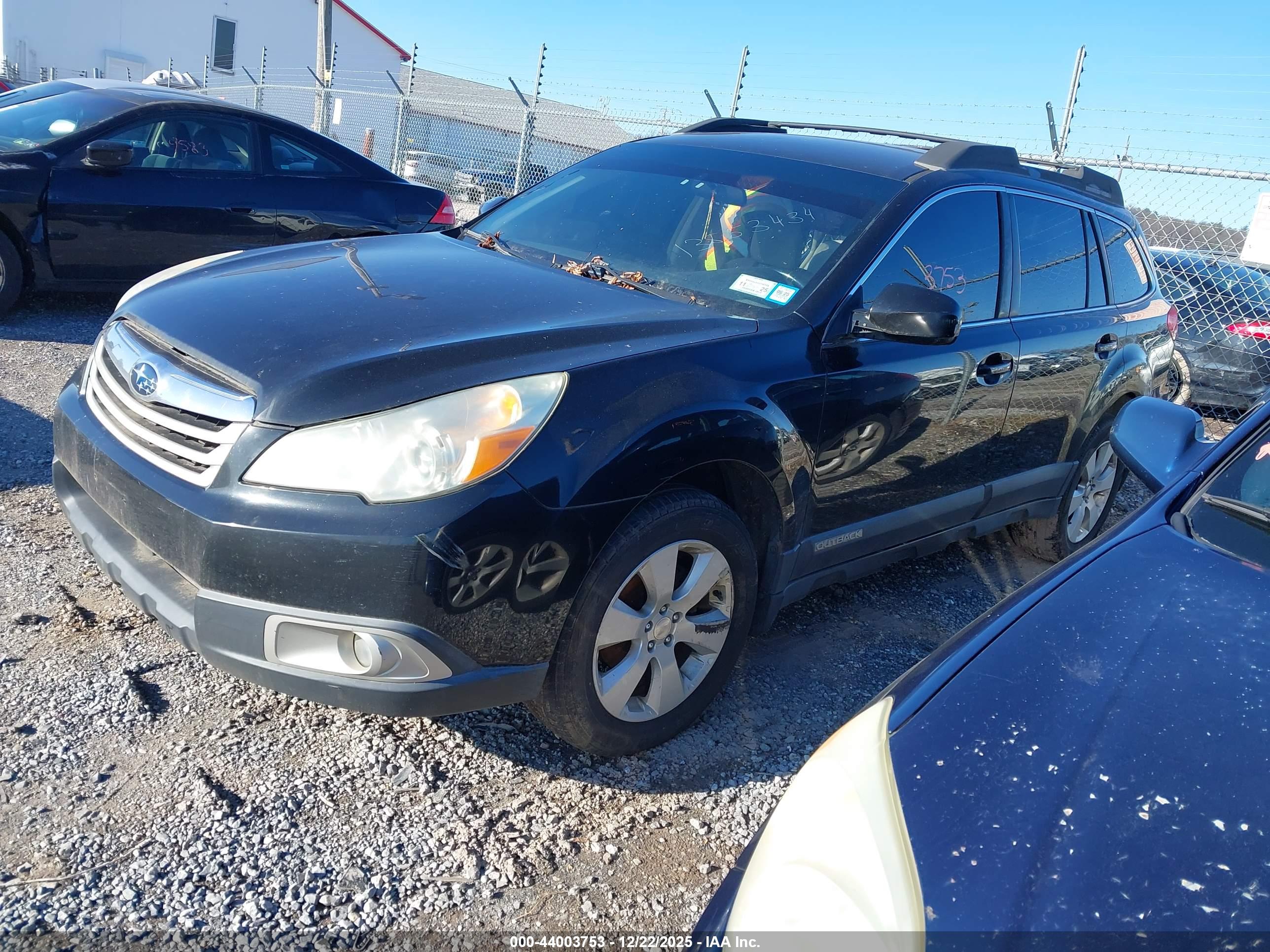 SUBARU OUTBACK image 2