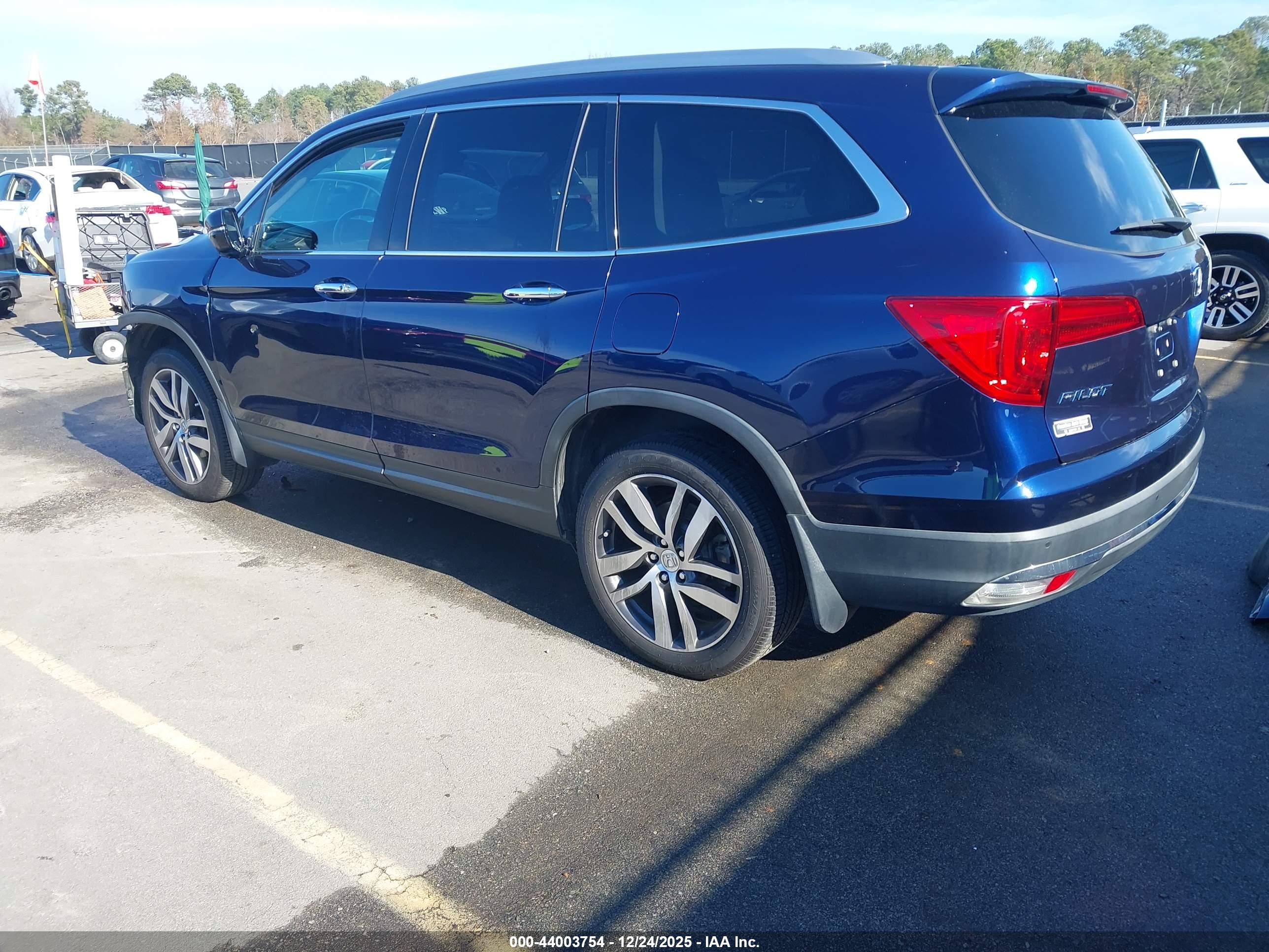 HONDA PILOT image 3