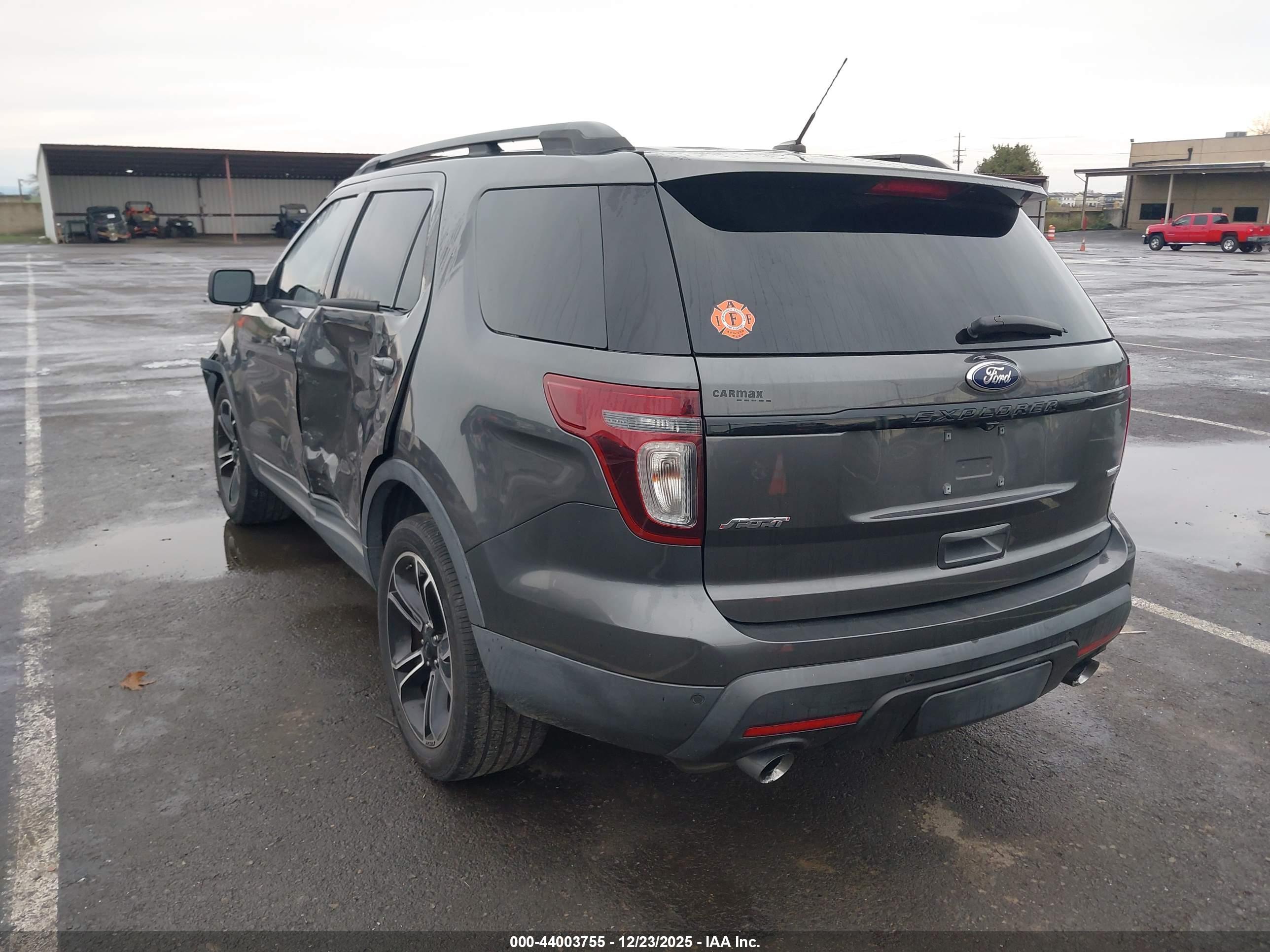FORD EXPLORER image 3