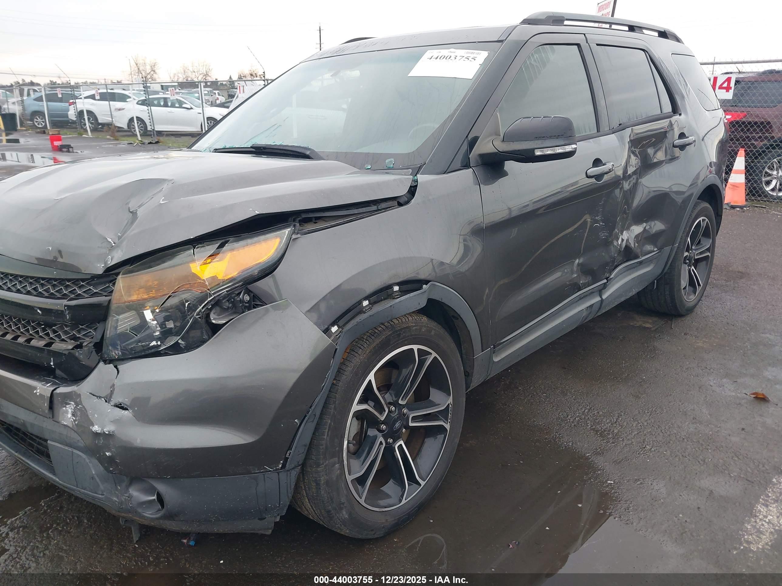 FORD EXPLORER image 6