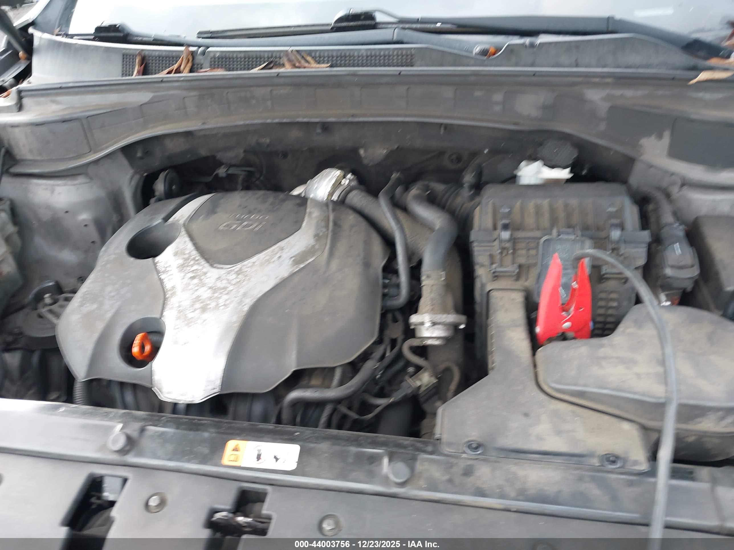 HYUNDAI SANTA image 10