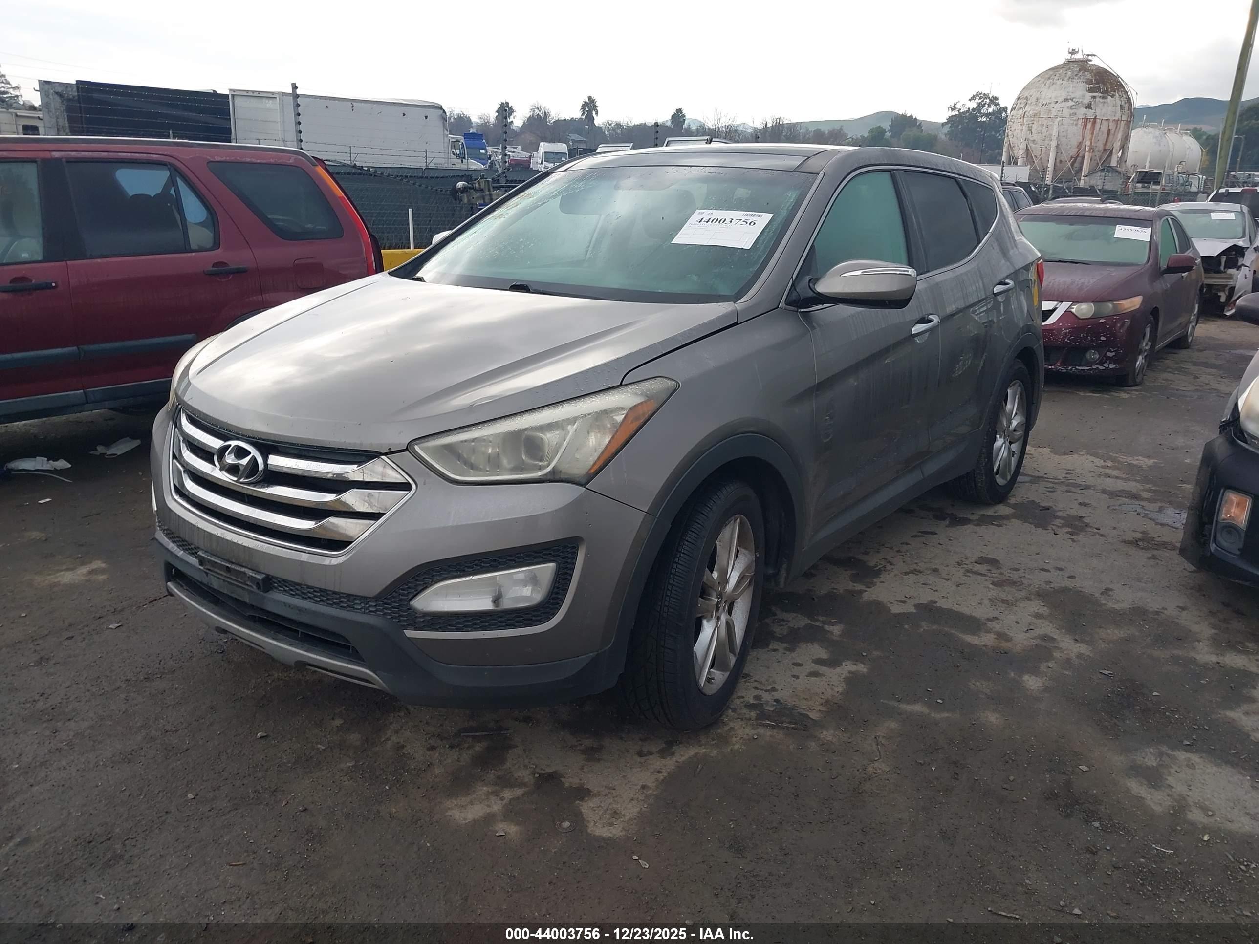 HYUNDAI SANTA image 2