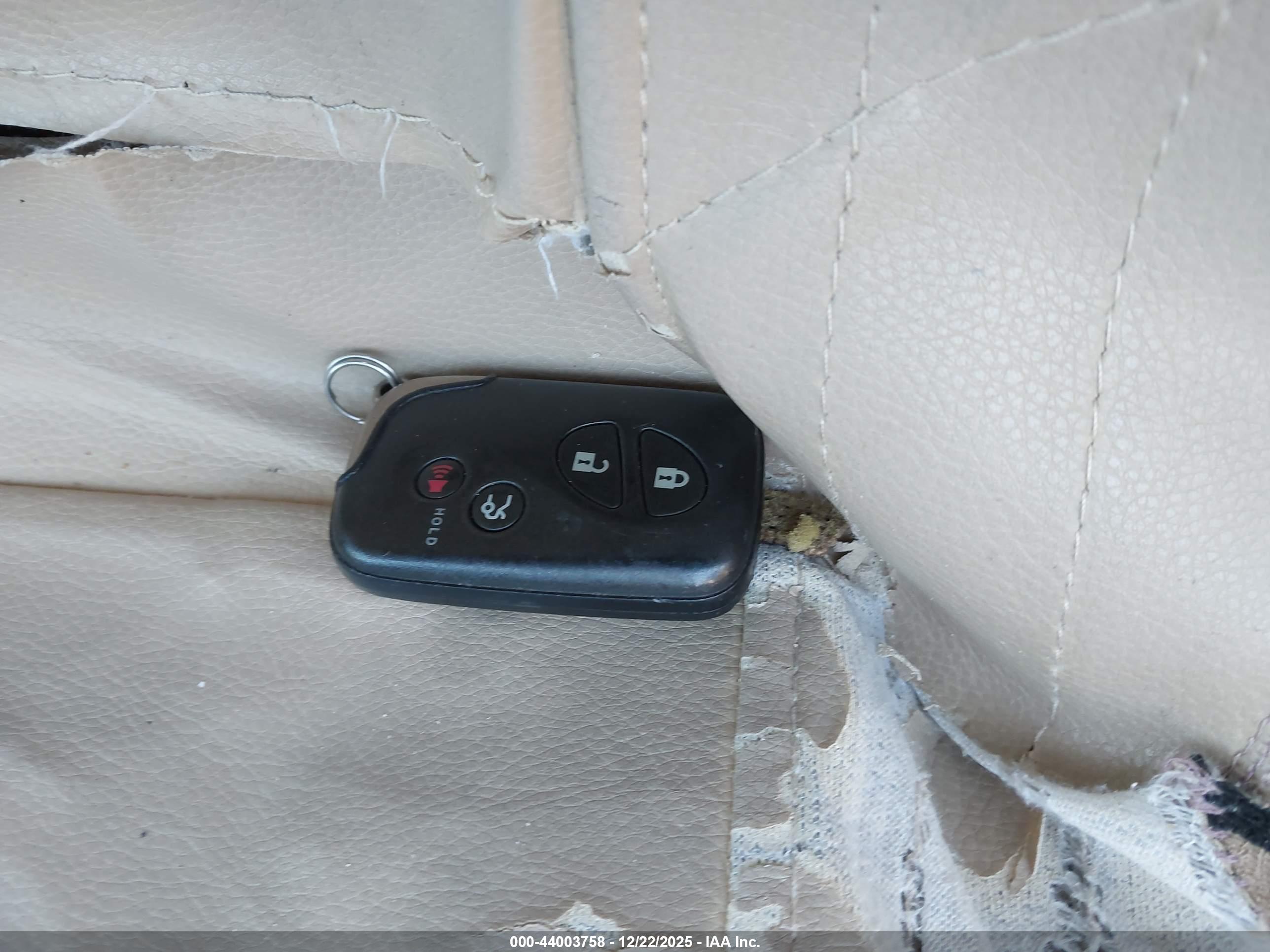 LEXUS ES image 11