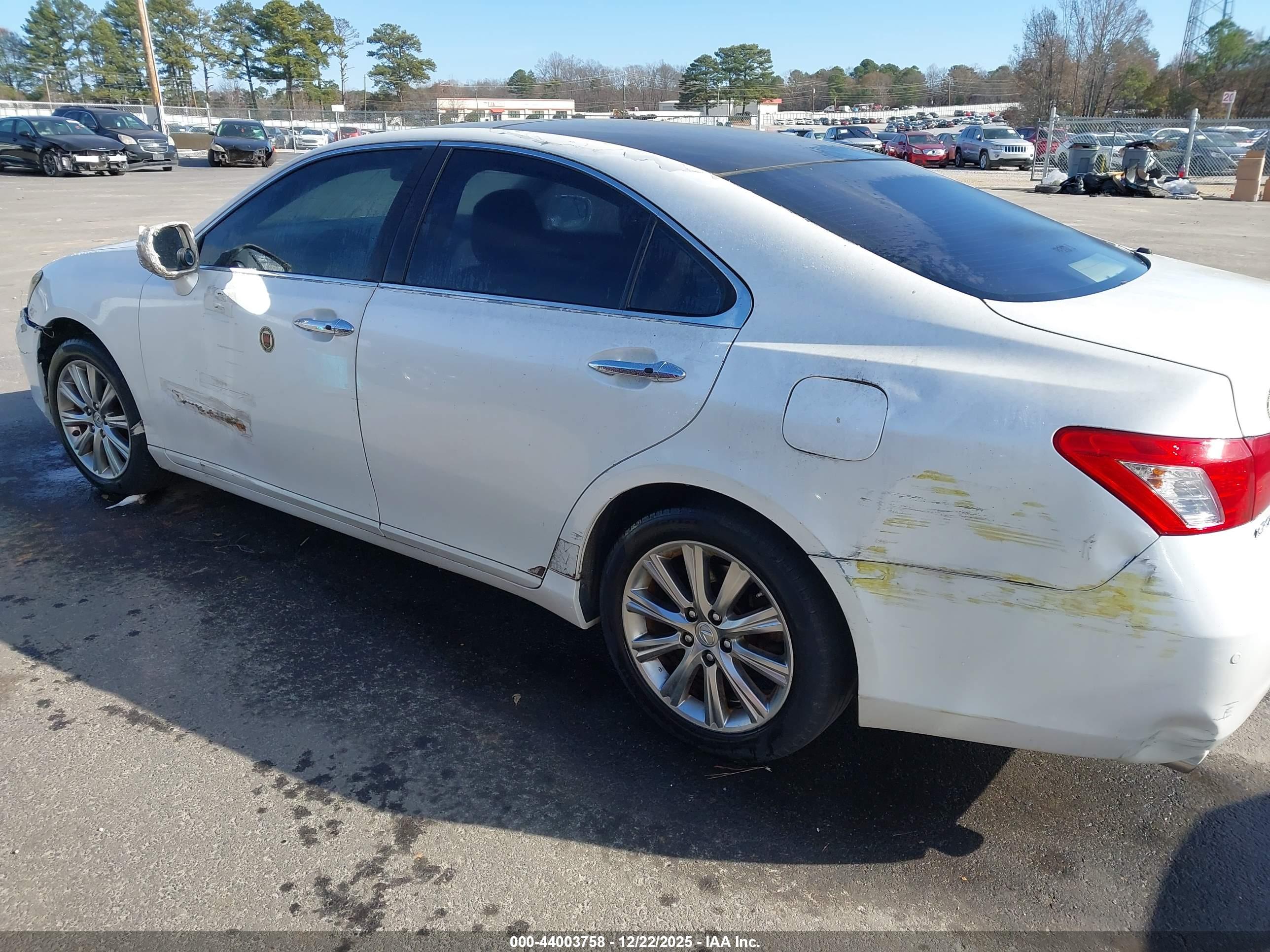LEXUS ES image 3