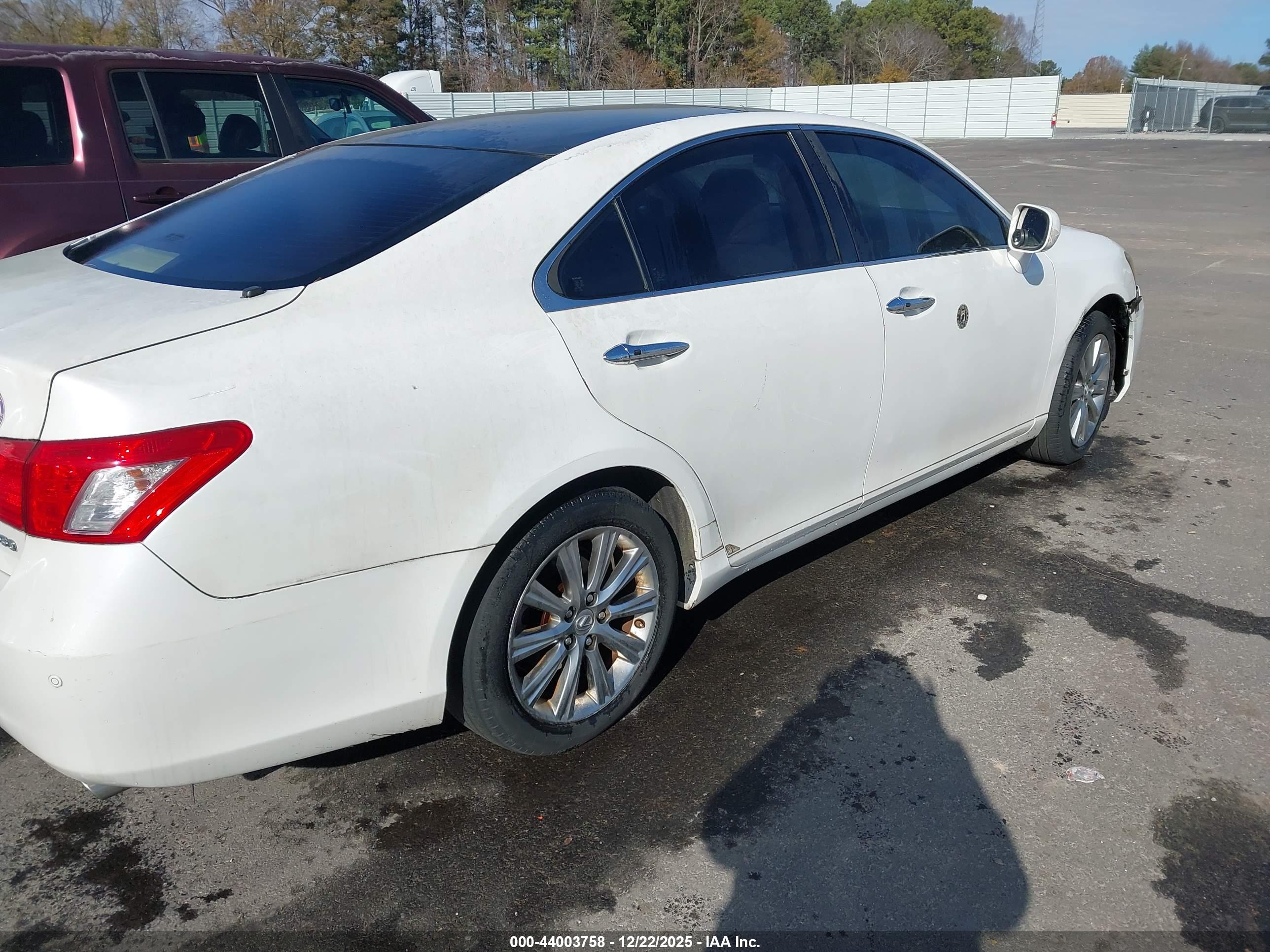 LEXUS ES image 4