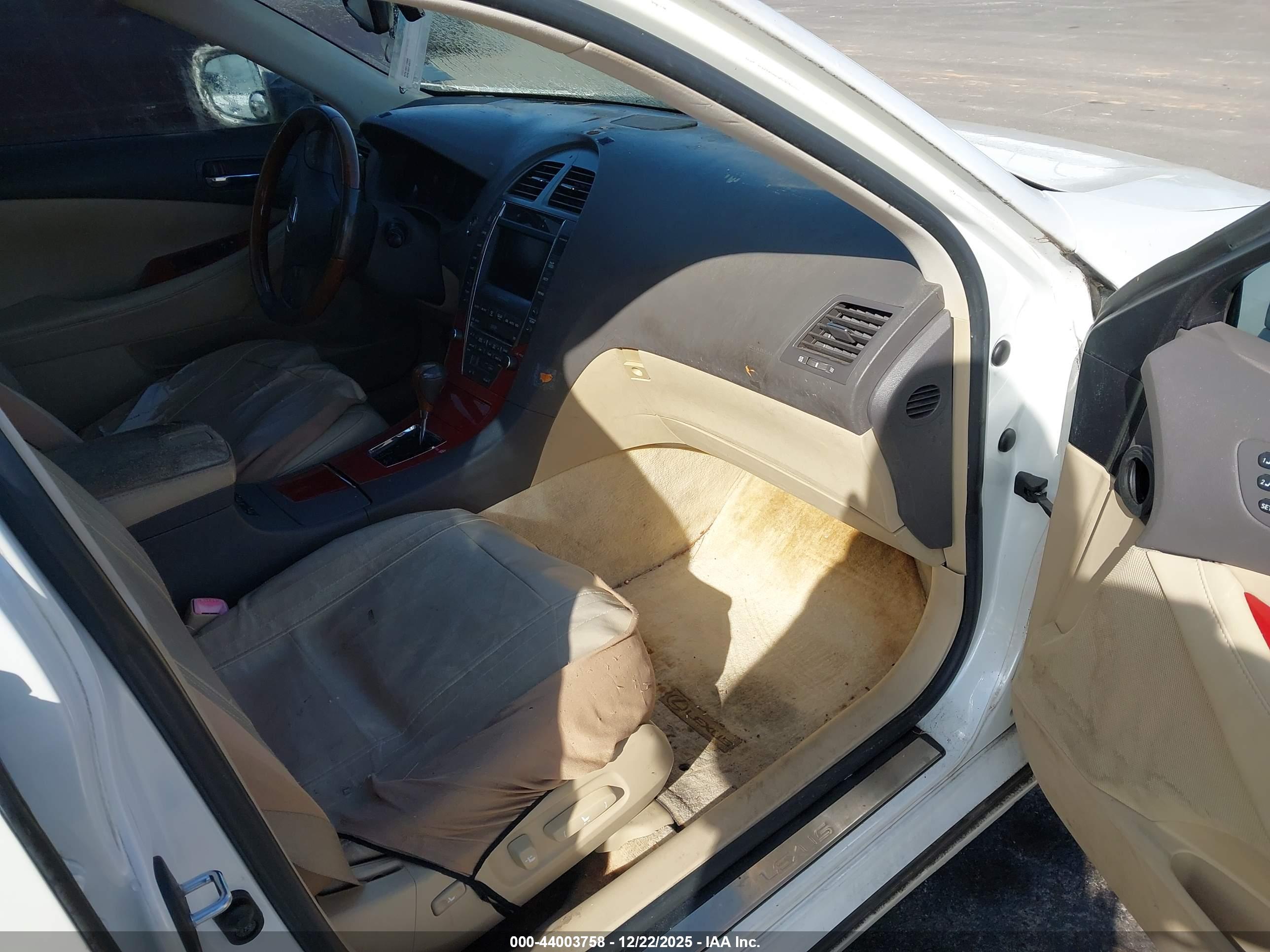 LEXUS ES image 5