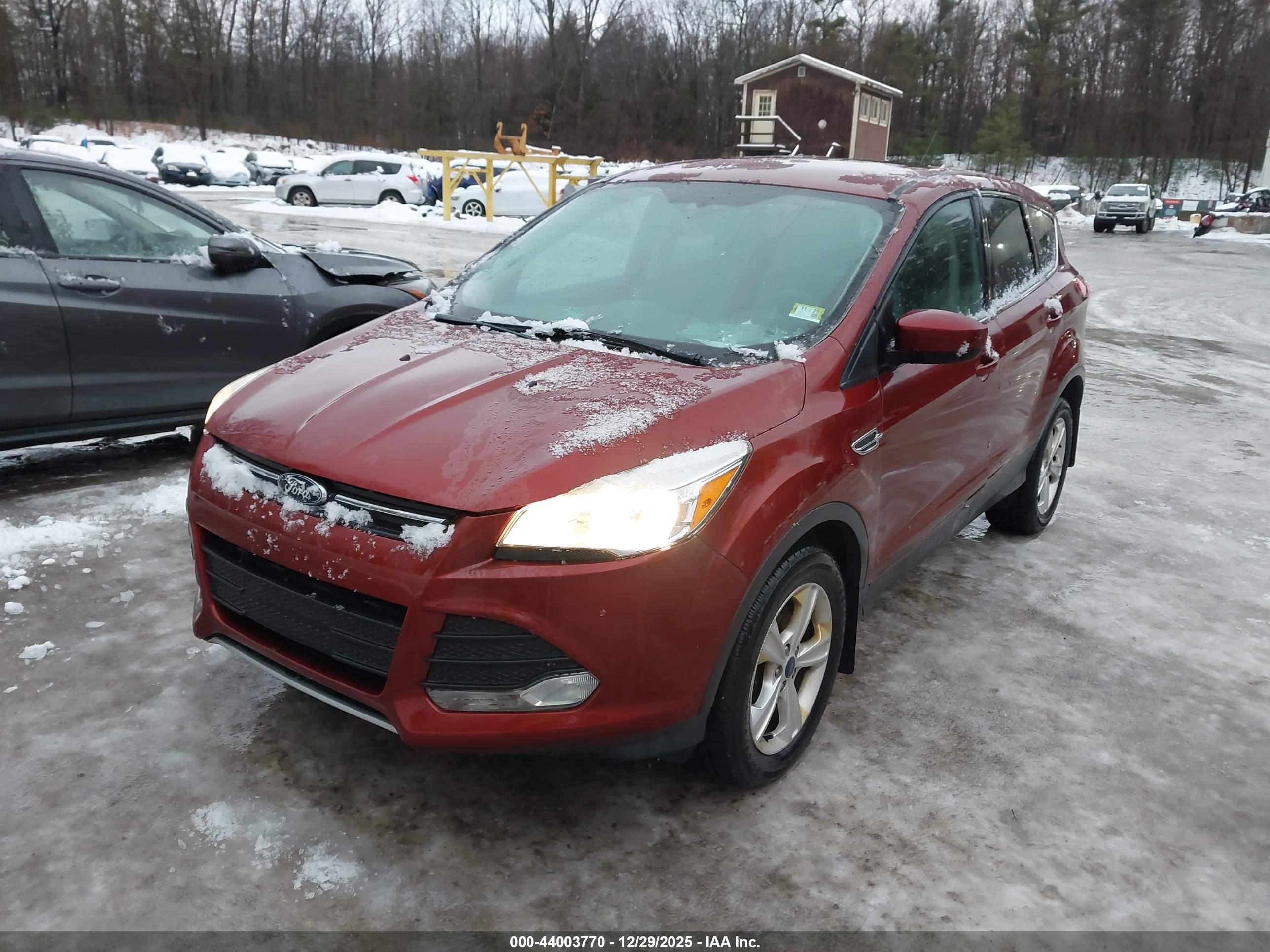 FORD ESCAPE image 2