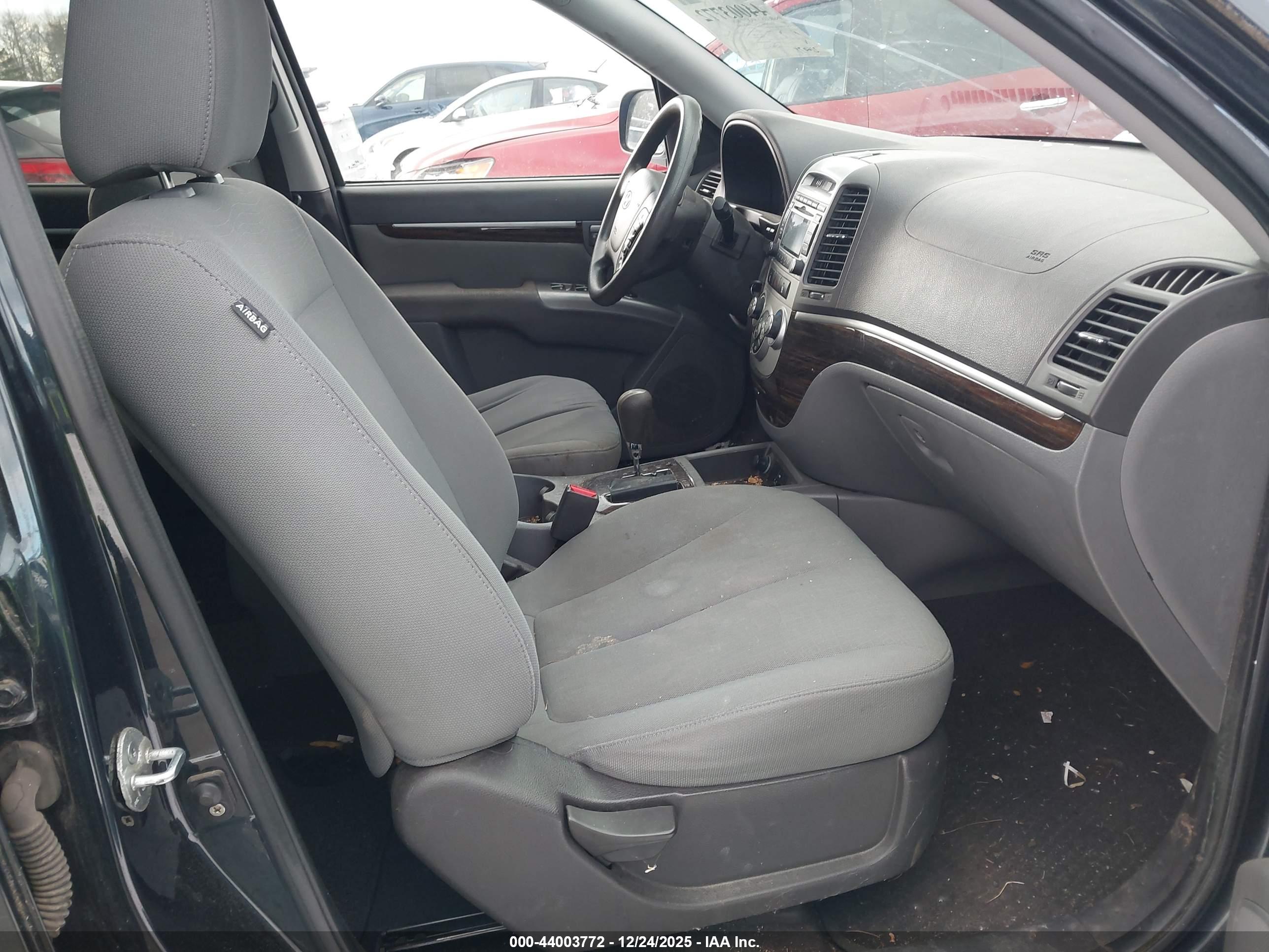HYUNDAI SANTA image 5