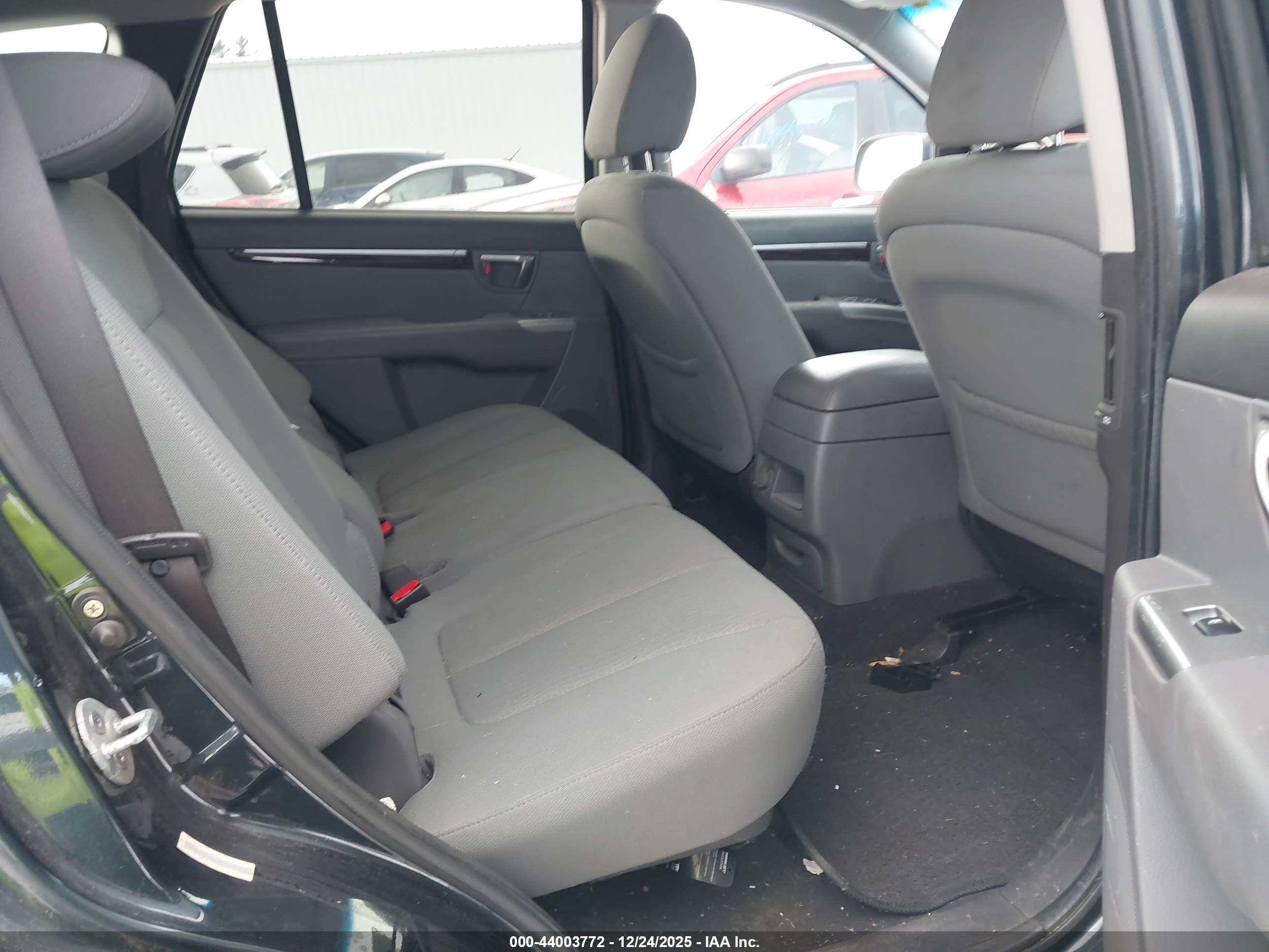 HYUNDAI SANTA image 8