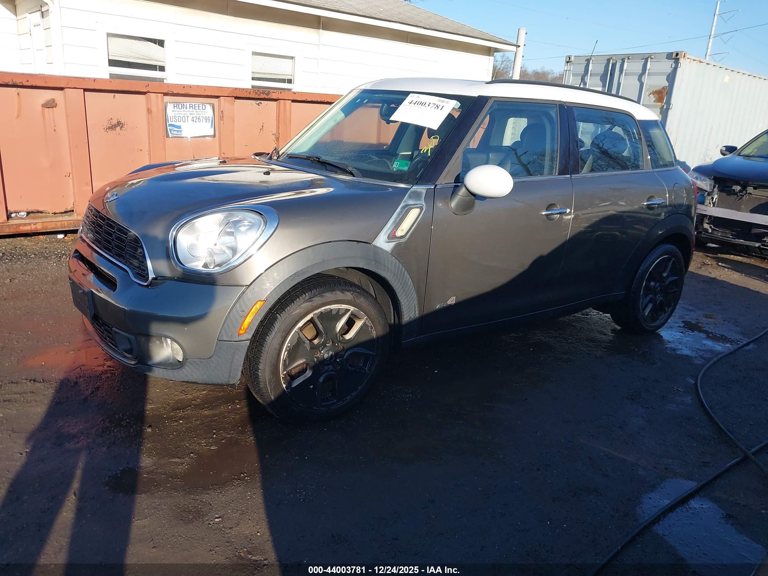 MINI COOPER image 2