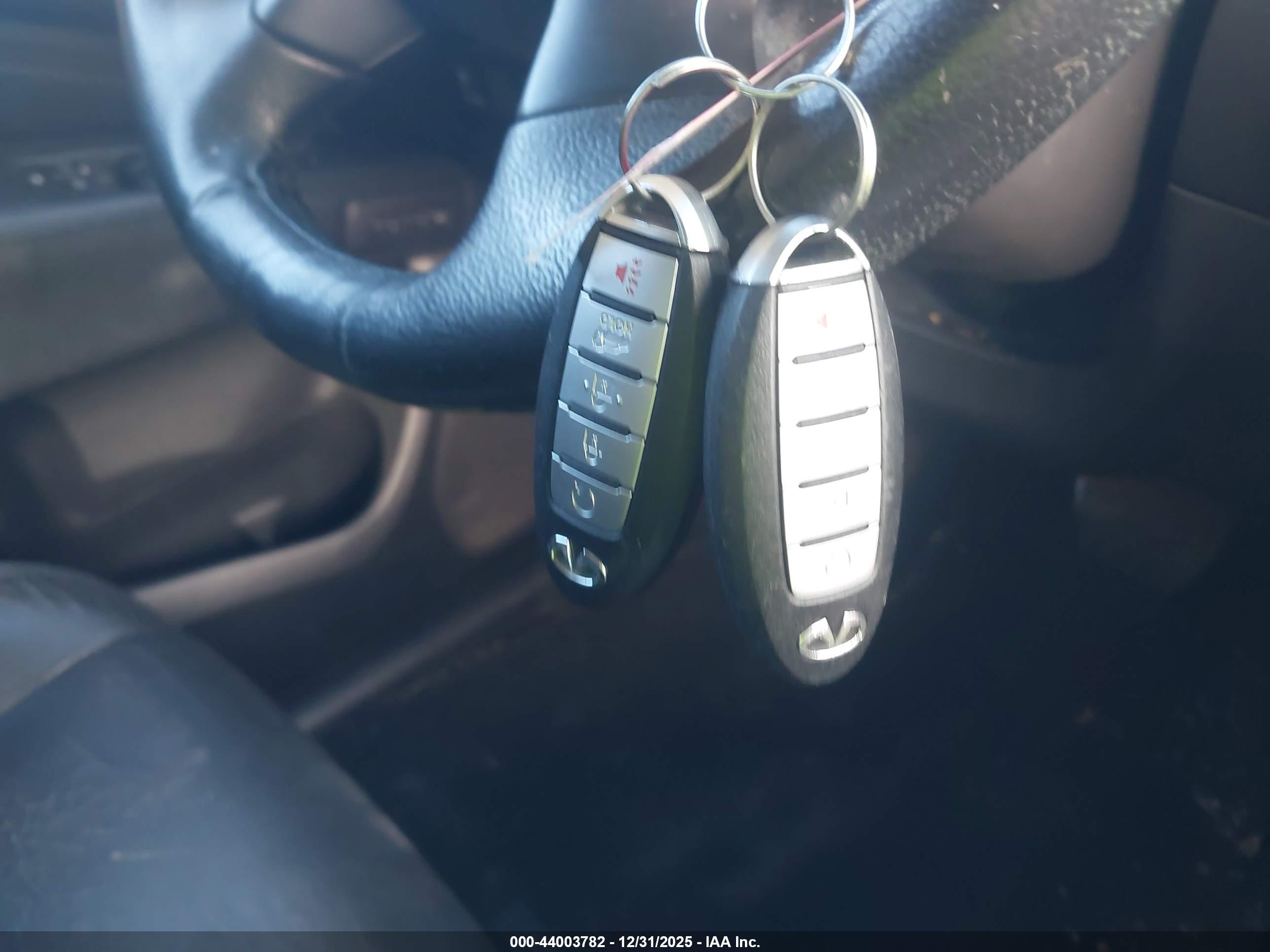 INFINITI JX35 image 11