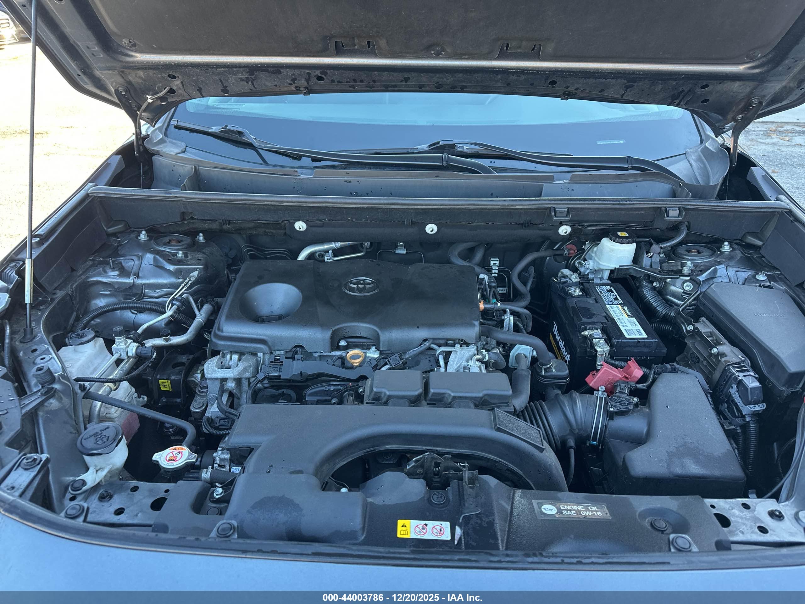 TOYOTA RAV4 image 10