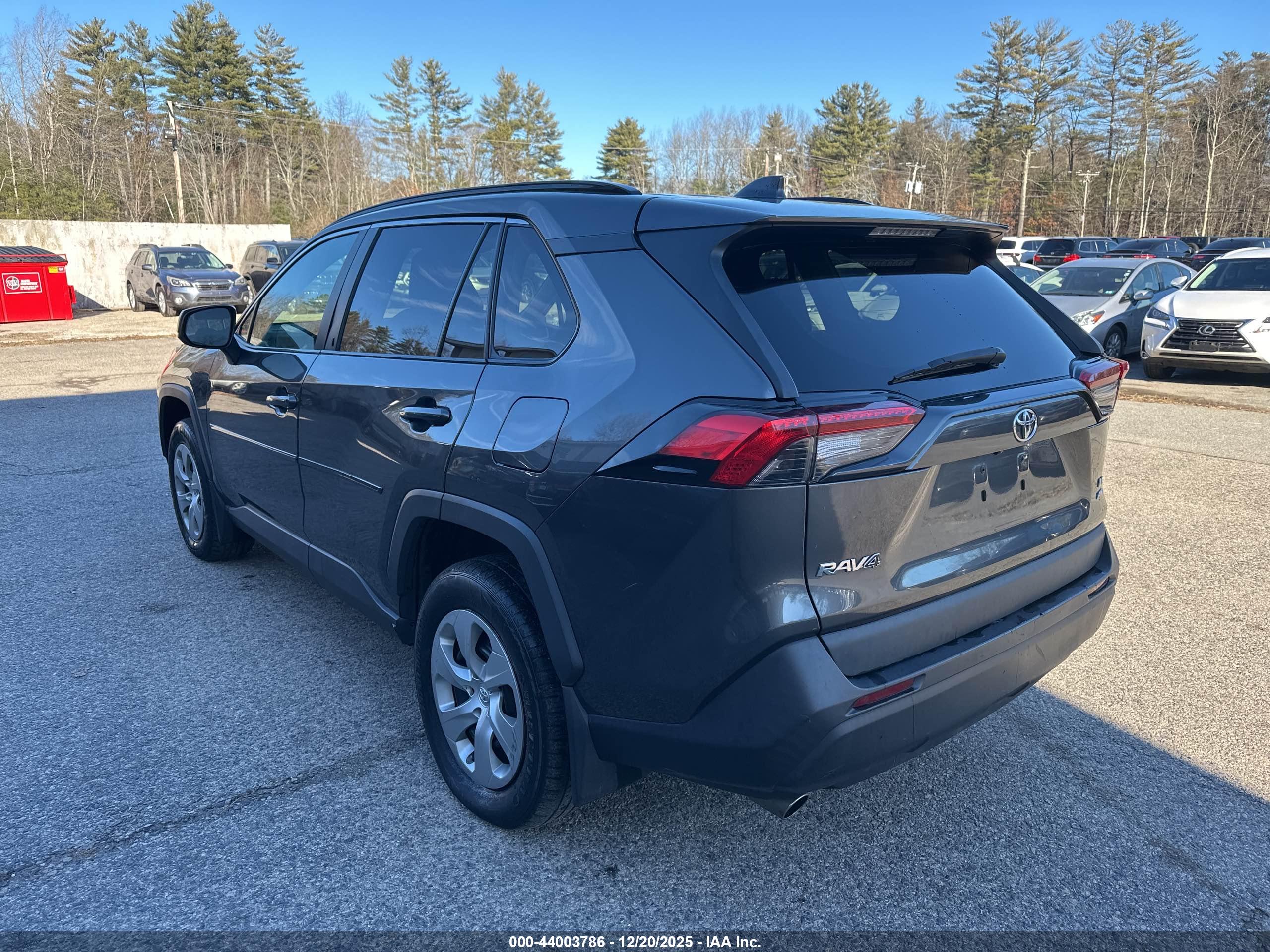 TOYOTA RAV4 image 3
