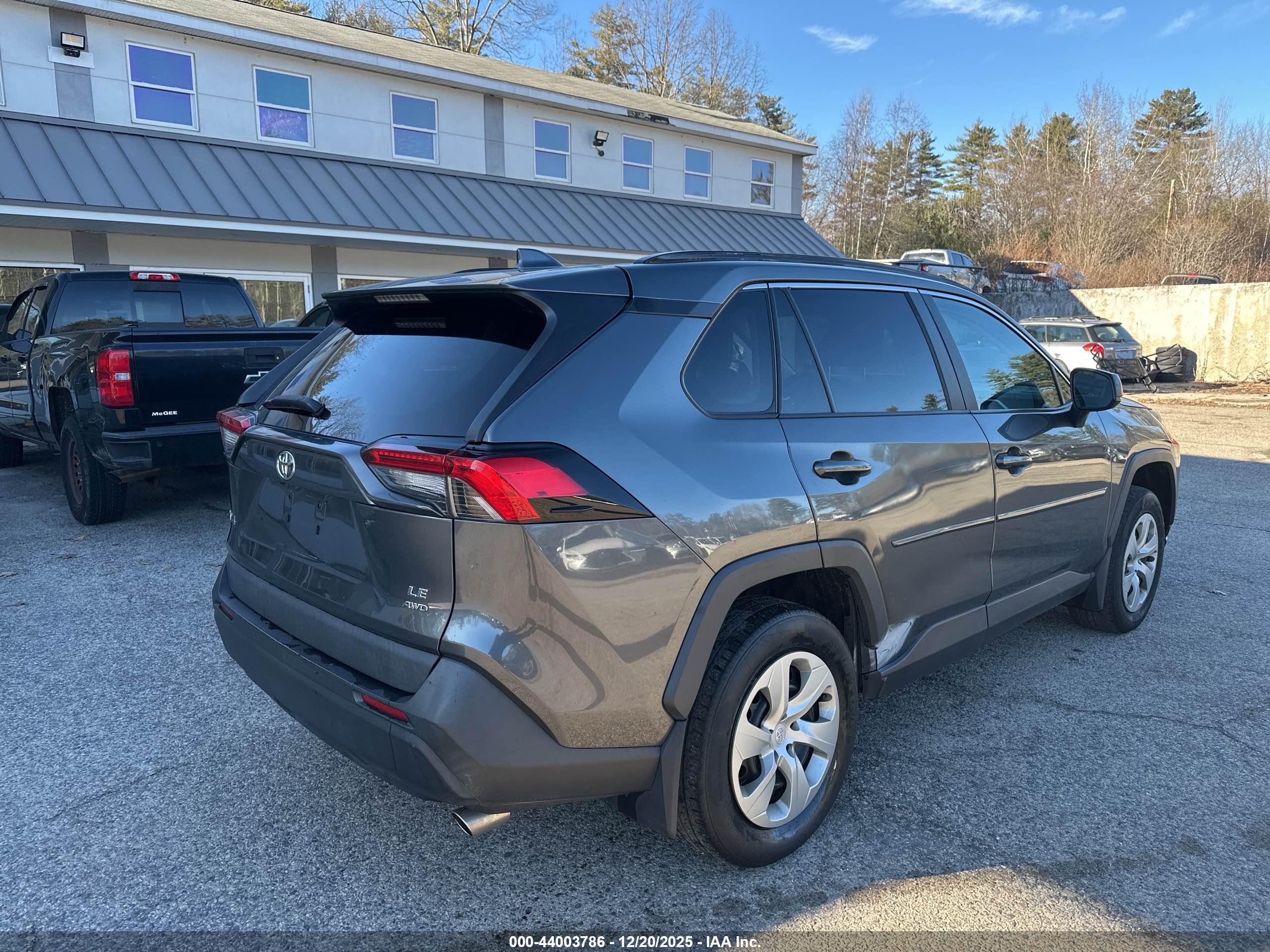 TOYOTA RAV4 image 4