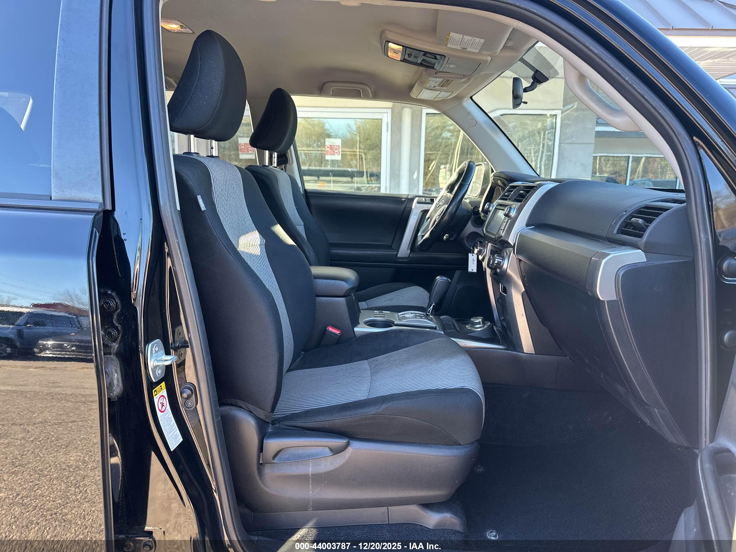 TOYOTA 4RUNNER image 5