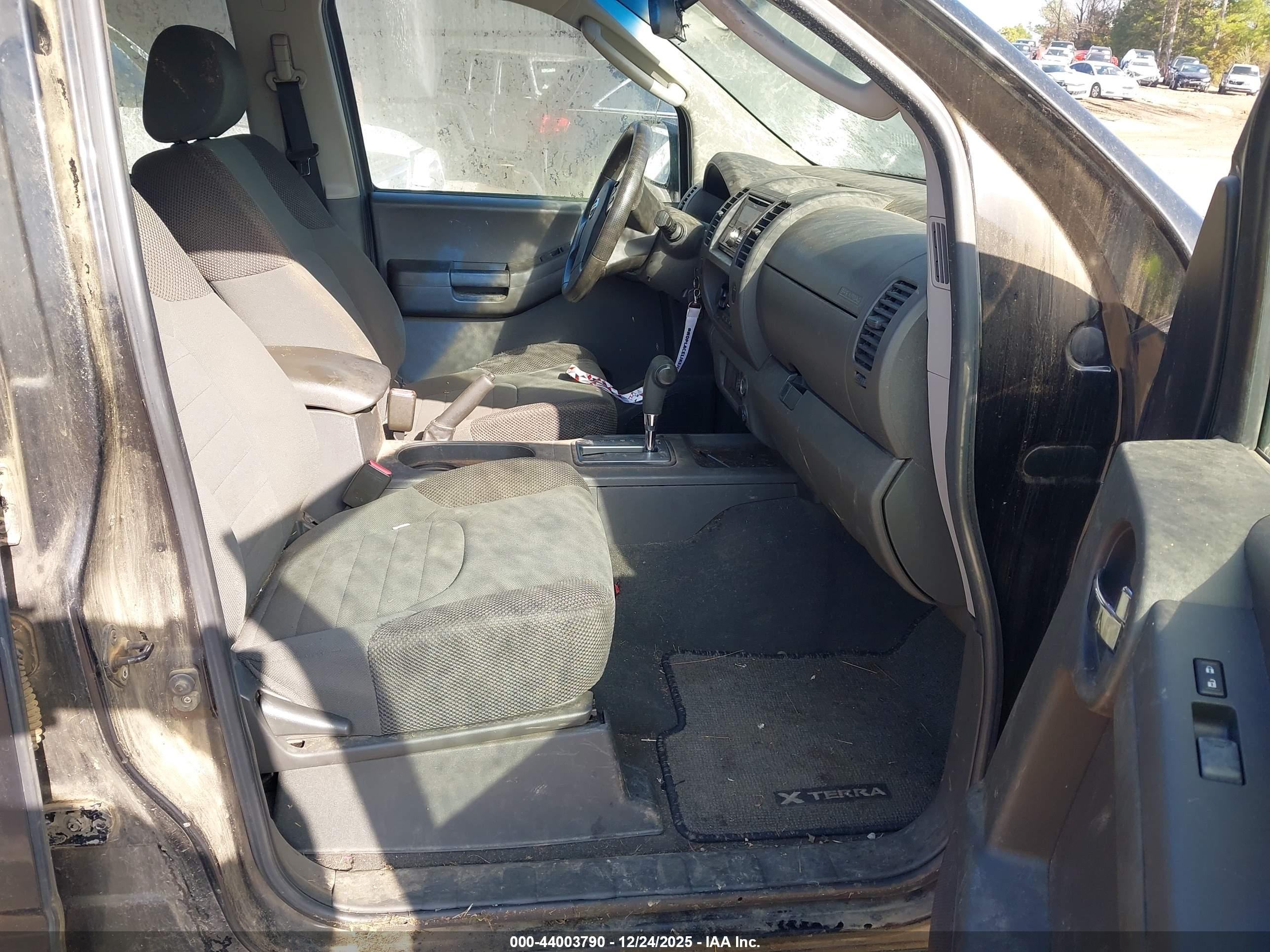 NISSAN XTERRA image 5