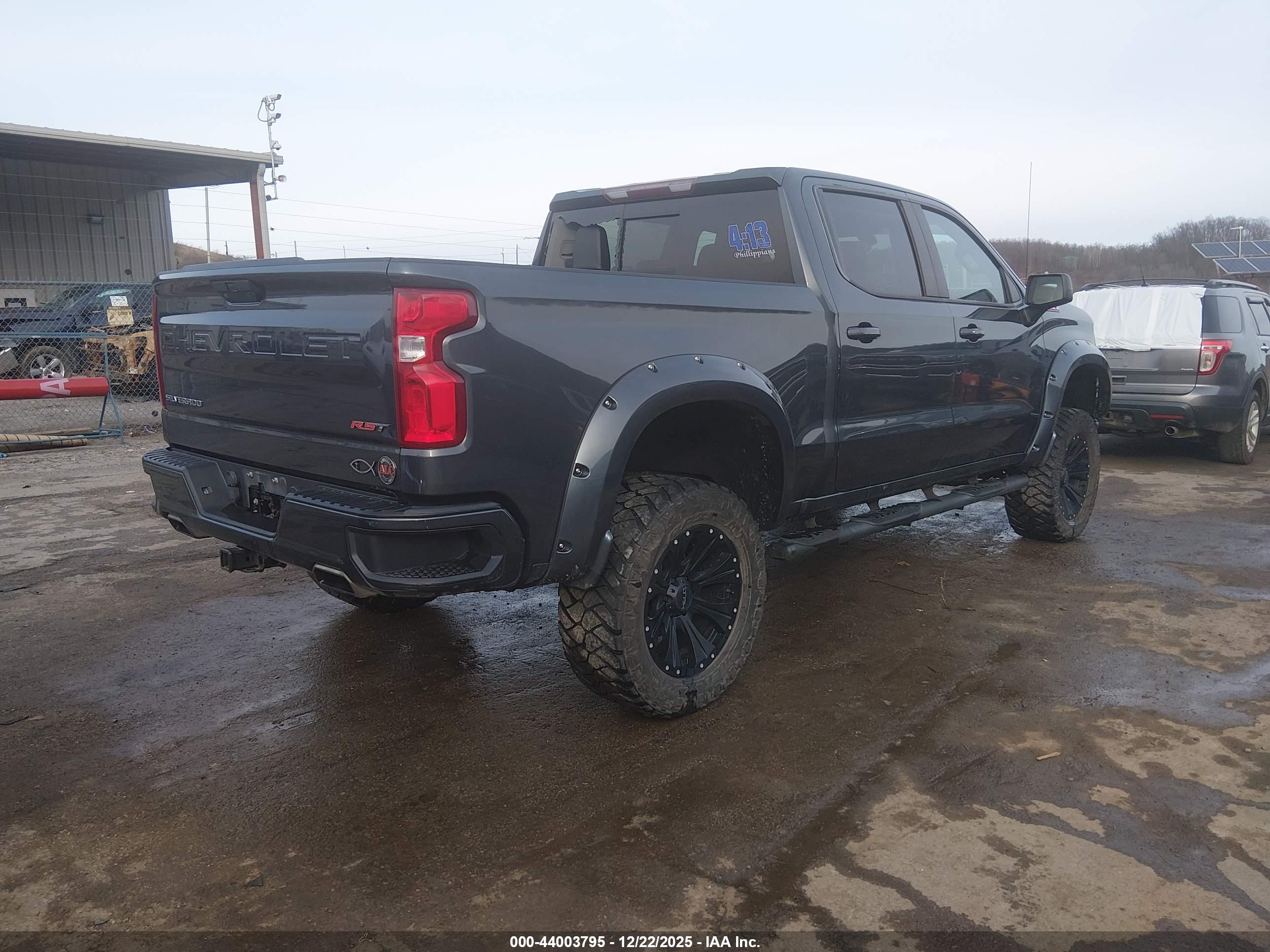 CHEVROLET SILVERADO image 4