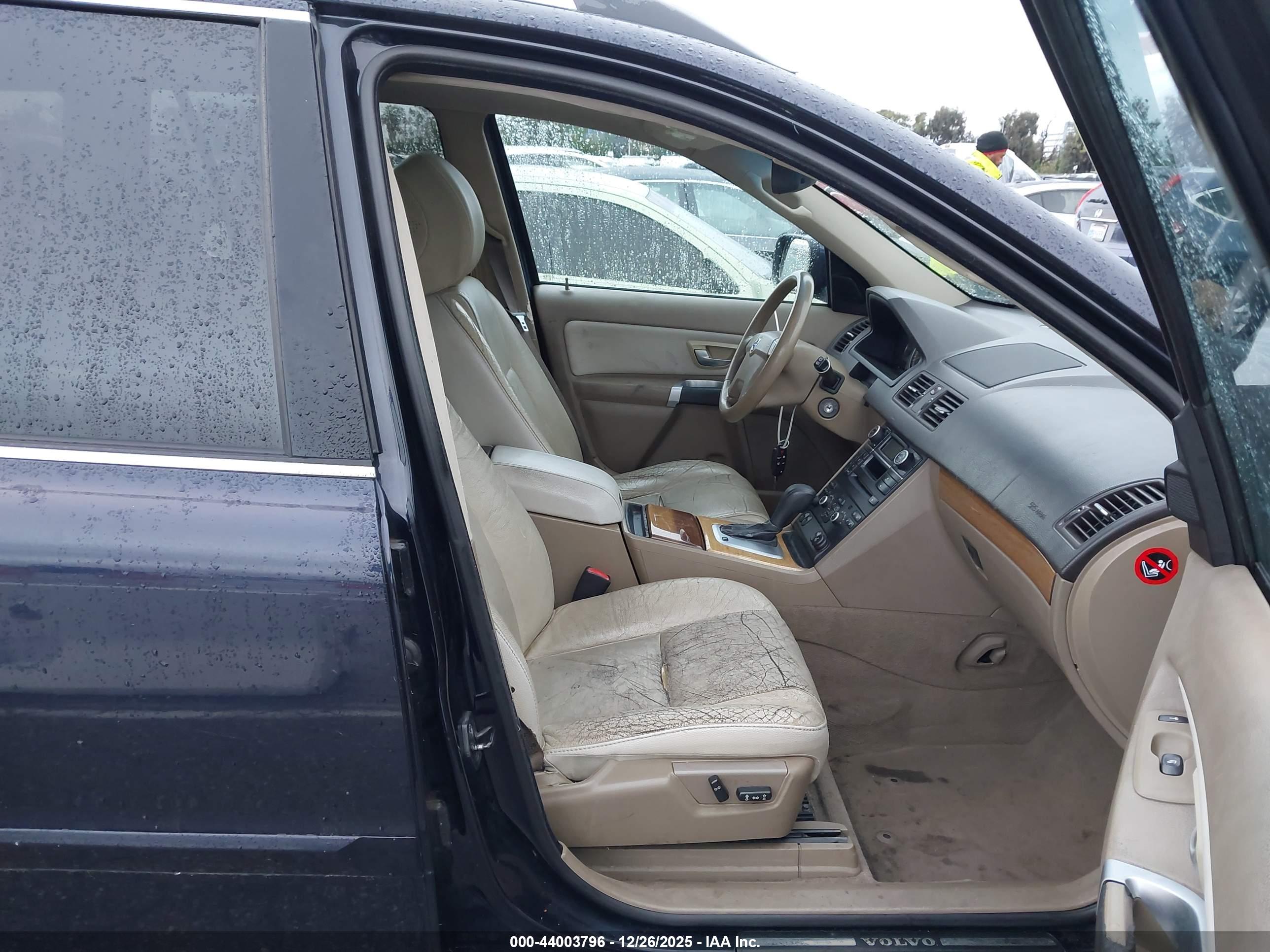 VOLVO XC90 image 5