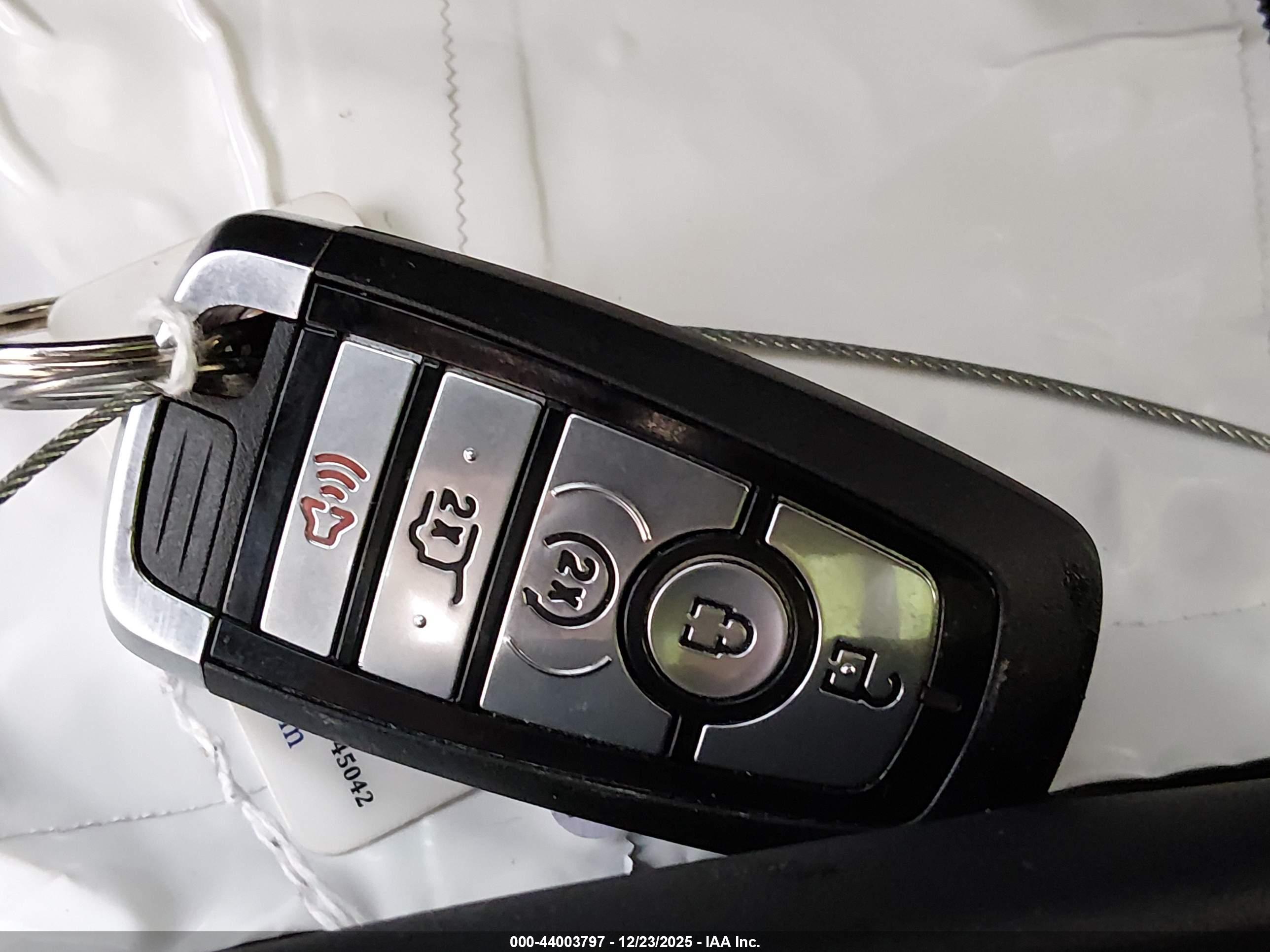 FORD ESCAPE image 11