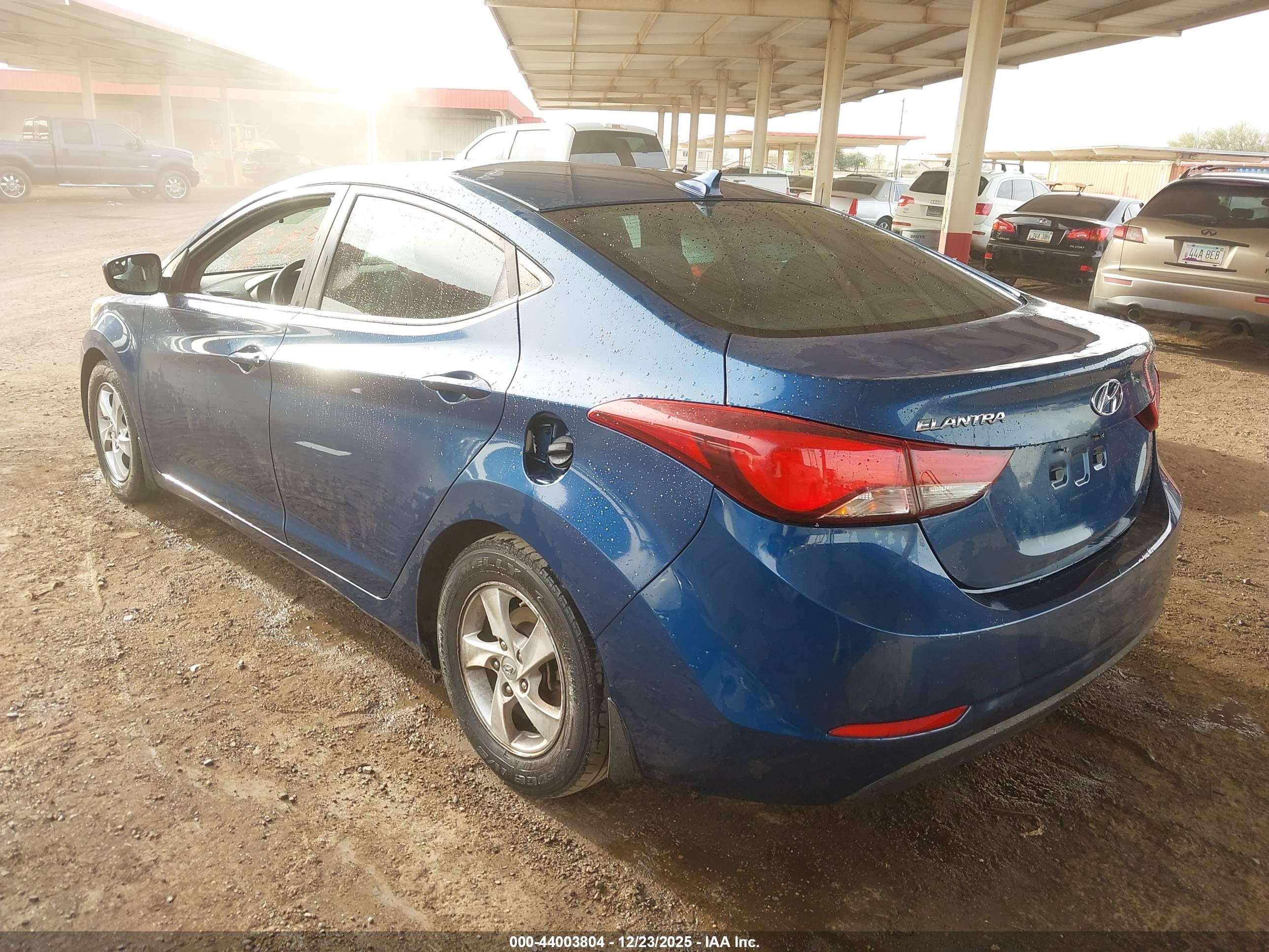 HYUNDAI ELANTRA image 3