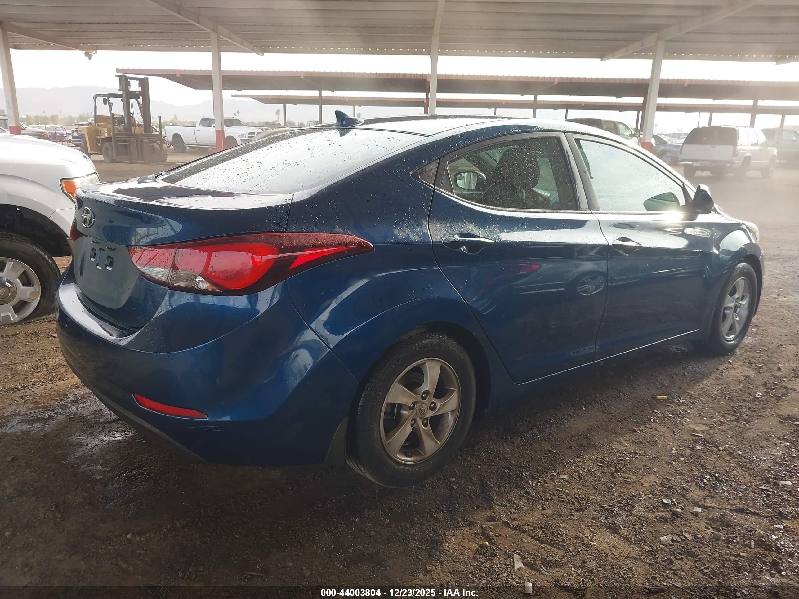 HYUNDAI ELANTRA image 4