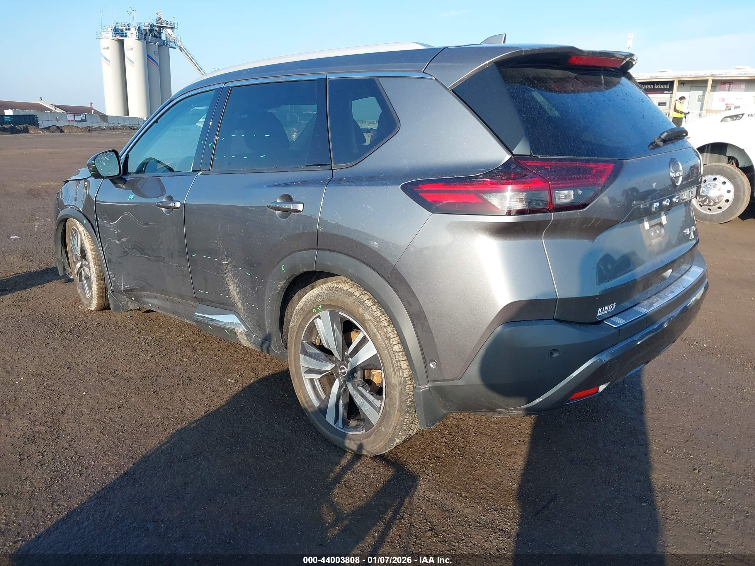 NISSAN ROGUE image 3