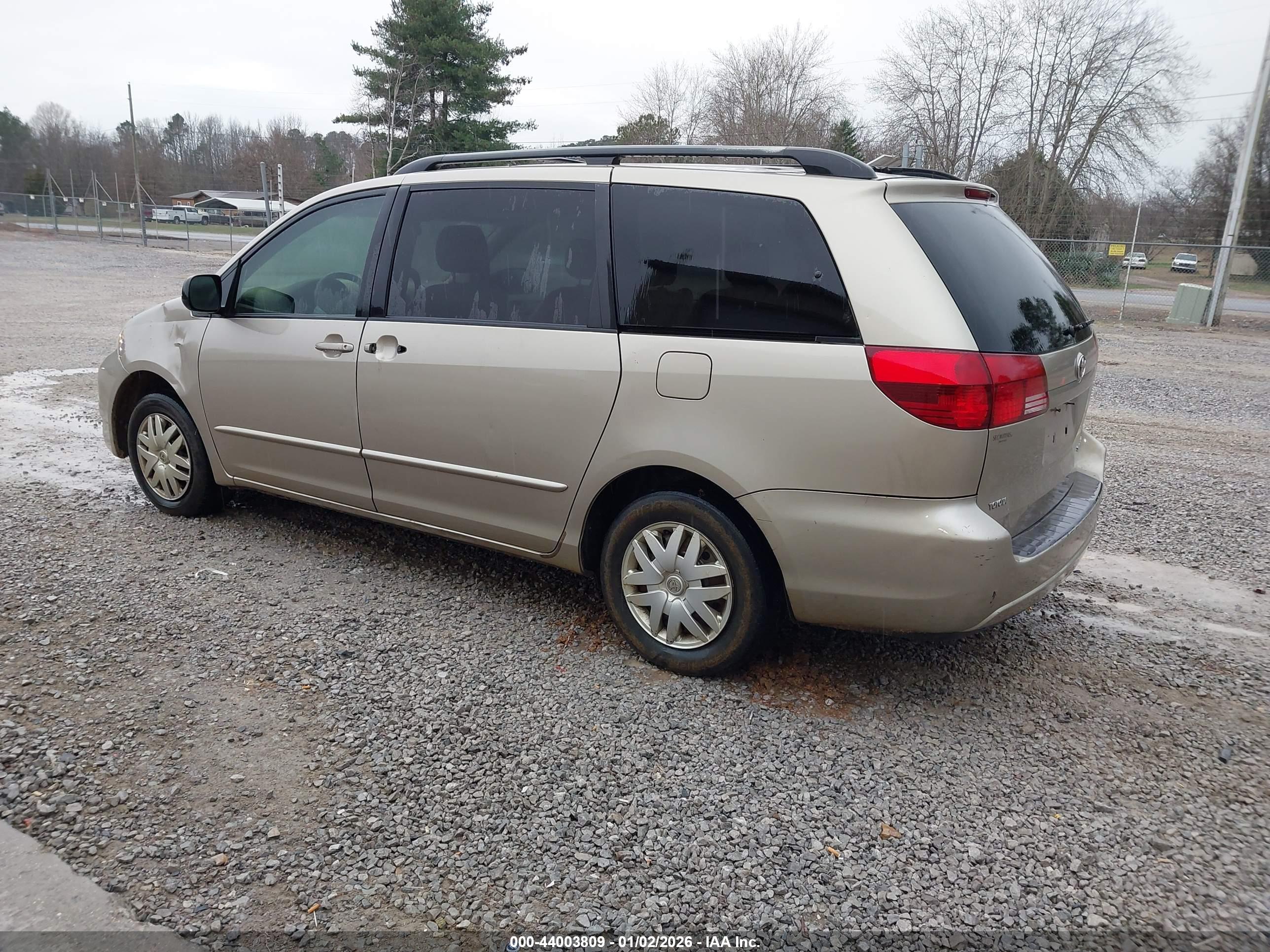 TOYOTA SIENNA image 3
