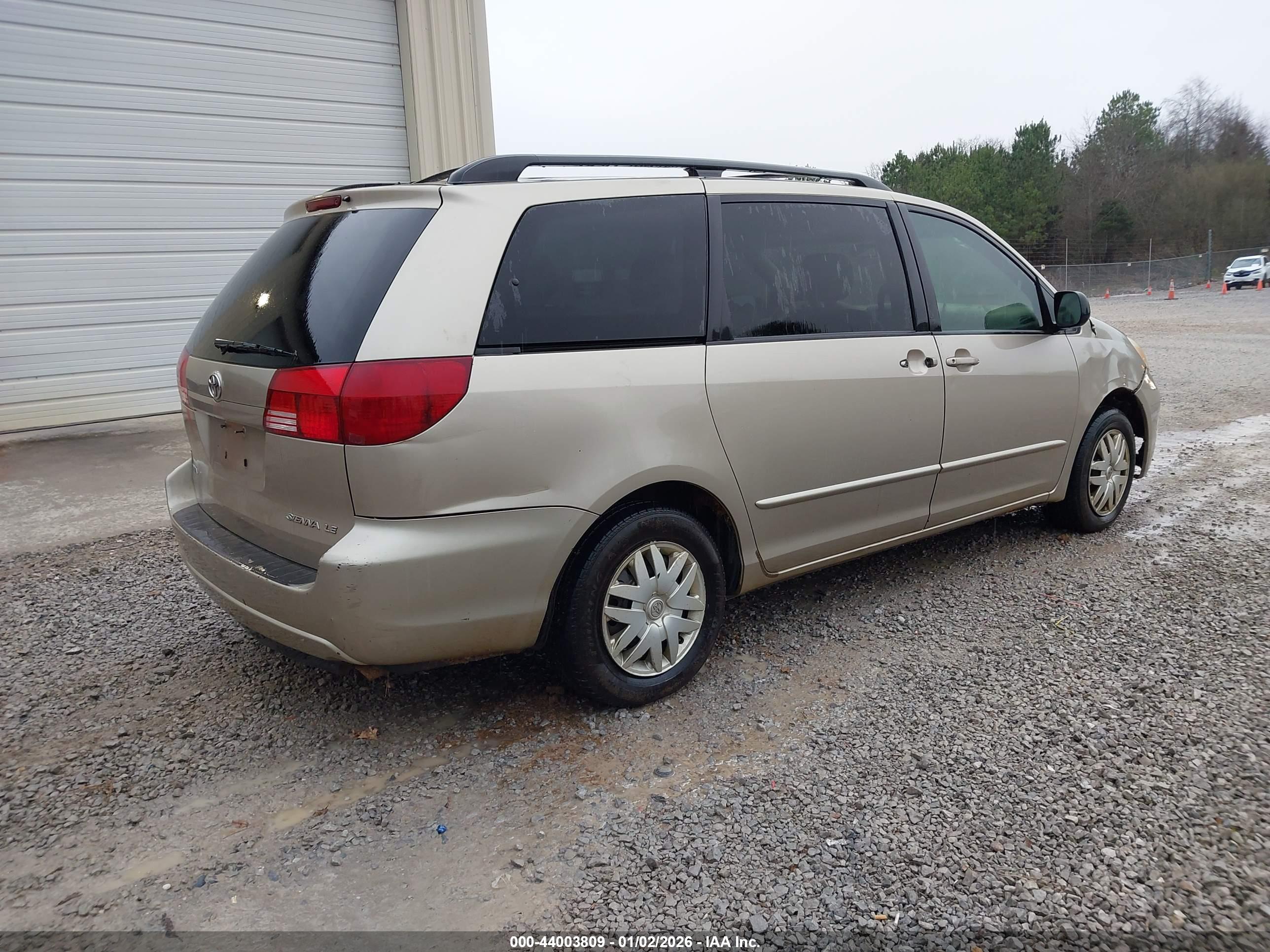 TOYOTA SIENNA image 4