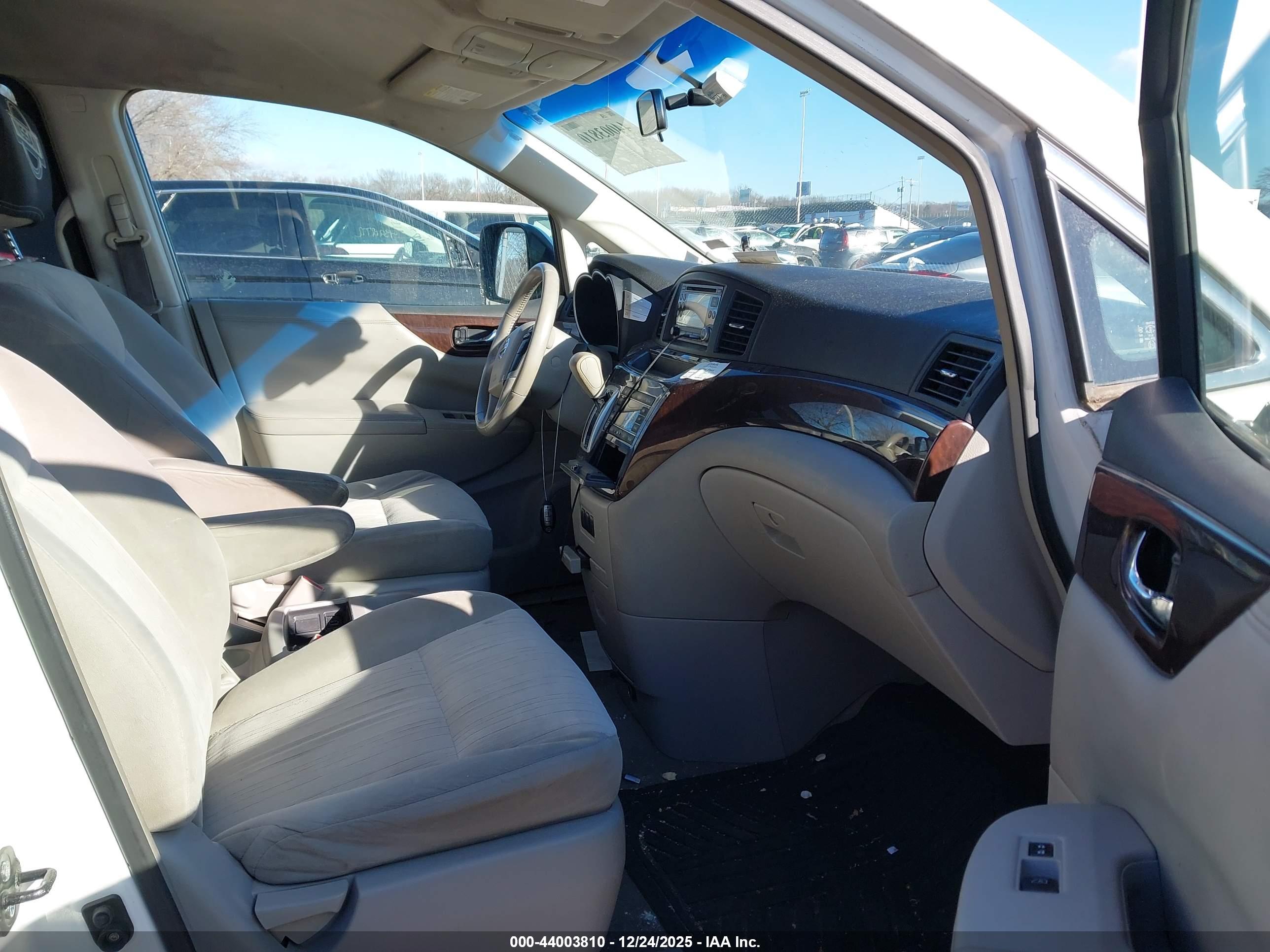 NISSAN QUEST image 5
