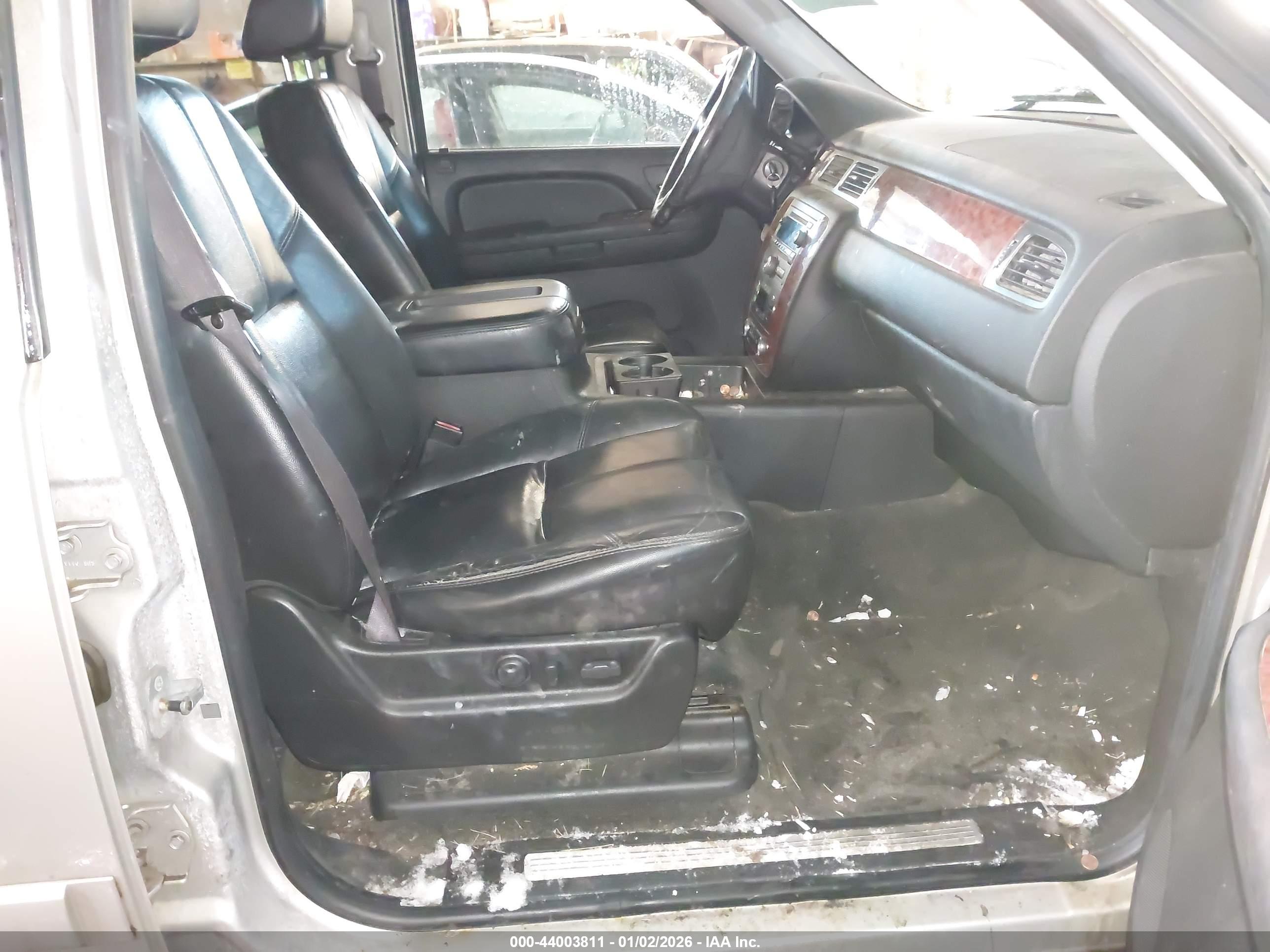 CHEVROLET TAHOE image 5