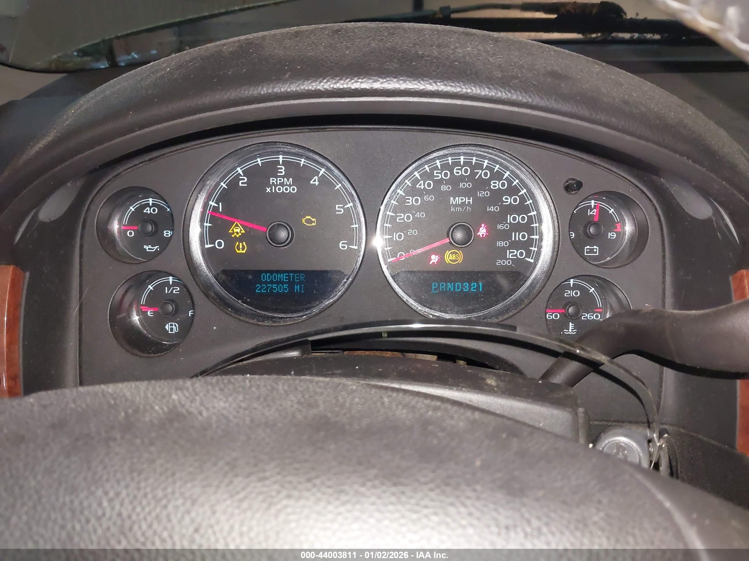 CHEVROLET TAHOE image 7